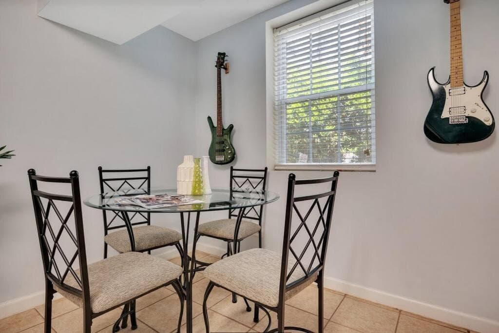 1 BR Suite w Fenced Backyard - Parking! property views in Tucker, GA — gallery photo 3