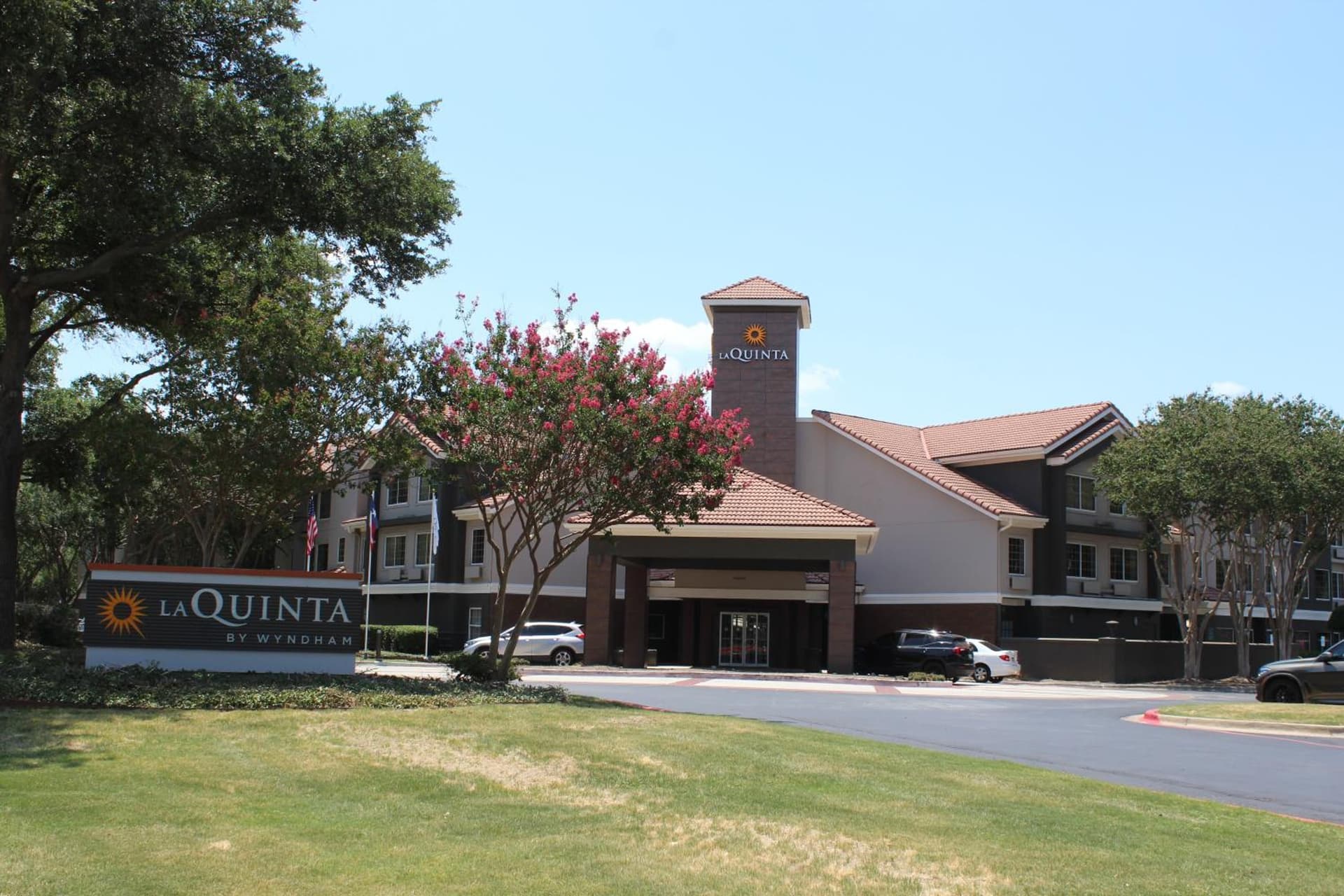 La Quinta by Wyndham Dallas - Addison Galleria featured exterior or lobby in Addison, TX — similar hotel