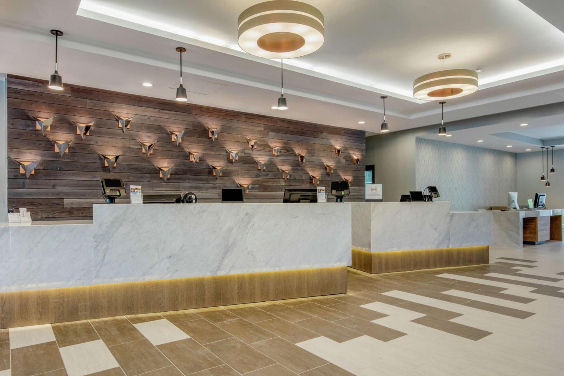 DoubleTree Birmingham Perimeter Park interior in Birmingham, AL — gallery photo 2