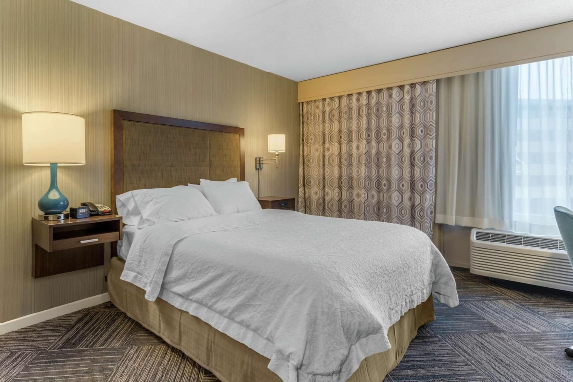 Hampton Inn Green Bay Downtown gallery photo in Green Bay, WI — image 38