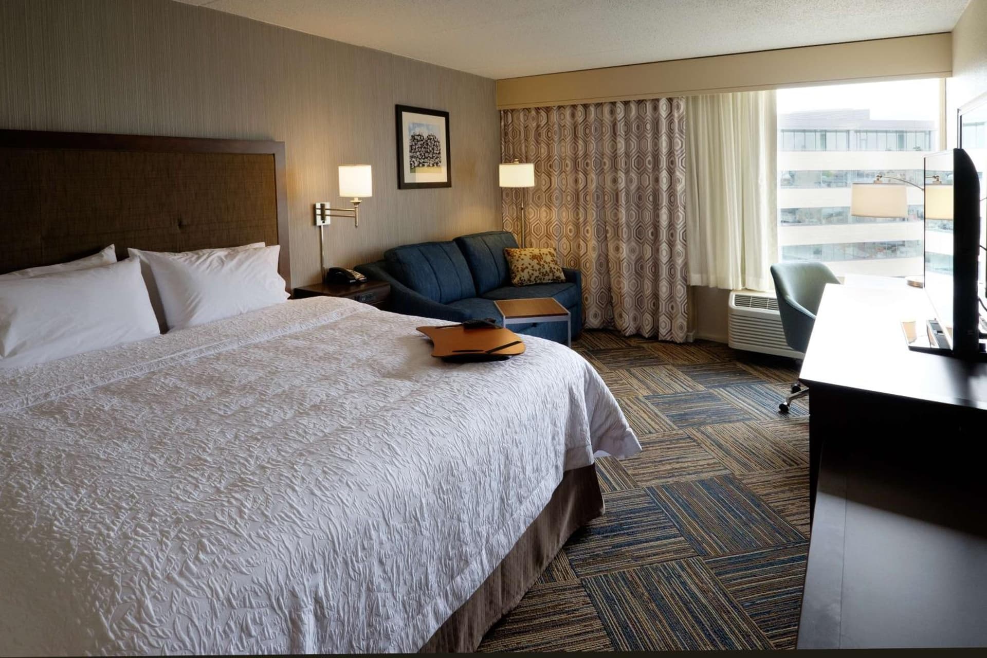 Hampton Inn Green Bay Downtown interior in Green Bay, WI — gallery photo 2