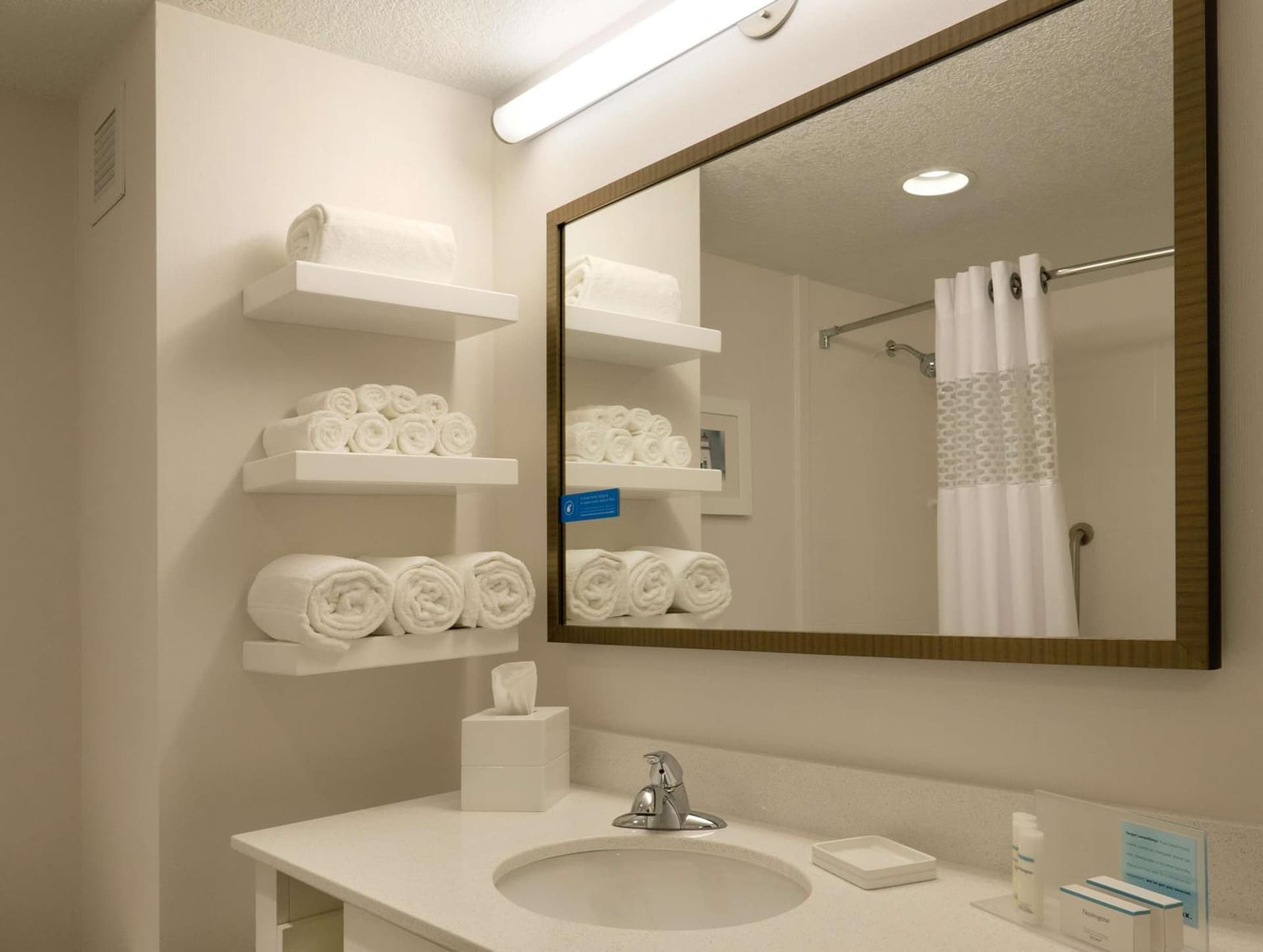 Hampton Inn Green Bay Downtown gallery photo in Green Bay, WI — image 35