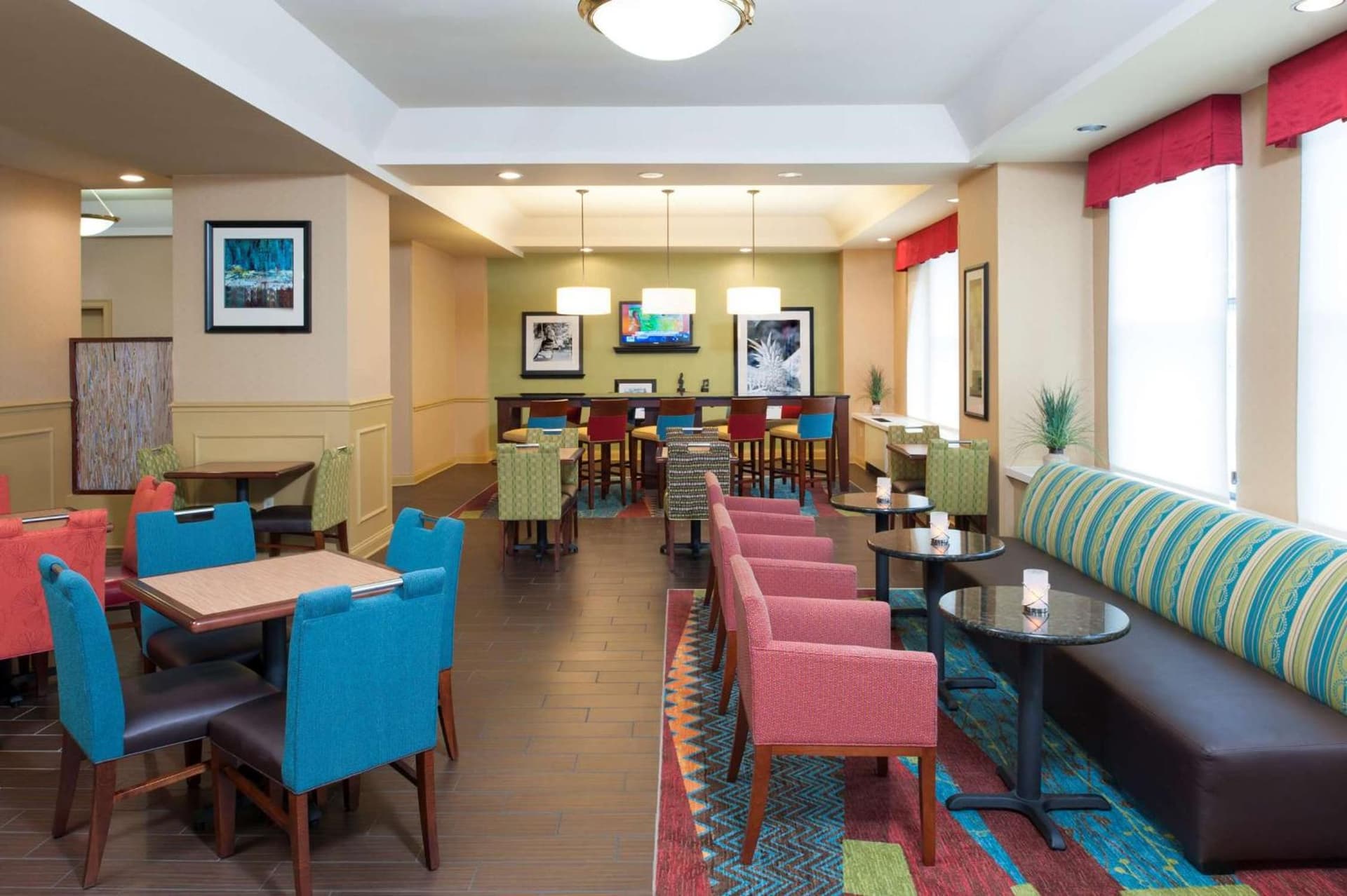 Hampton Inn Indianapolis Downtown Across from Circle Centre gallery photo in Indianapolis, IN — image 11