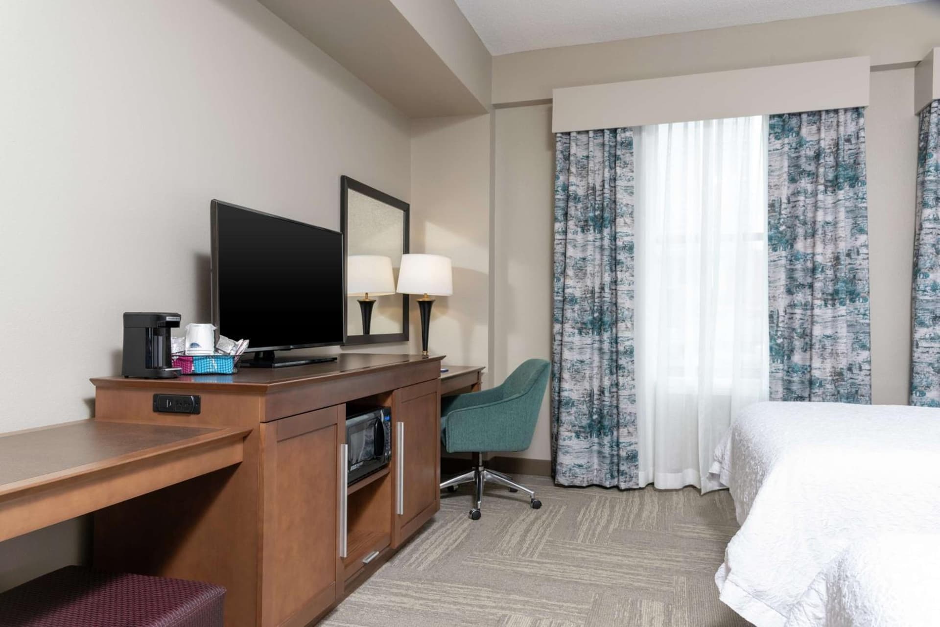 Hampton Inn Indianapolis Downtown Across from Circle Centre gallery photo in Indianapolis, IN — image 55