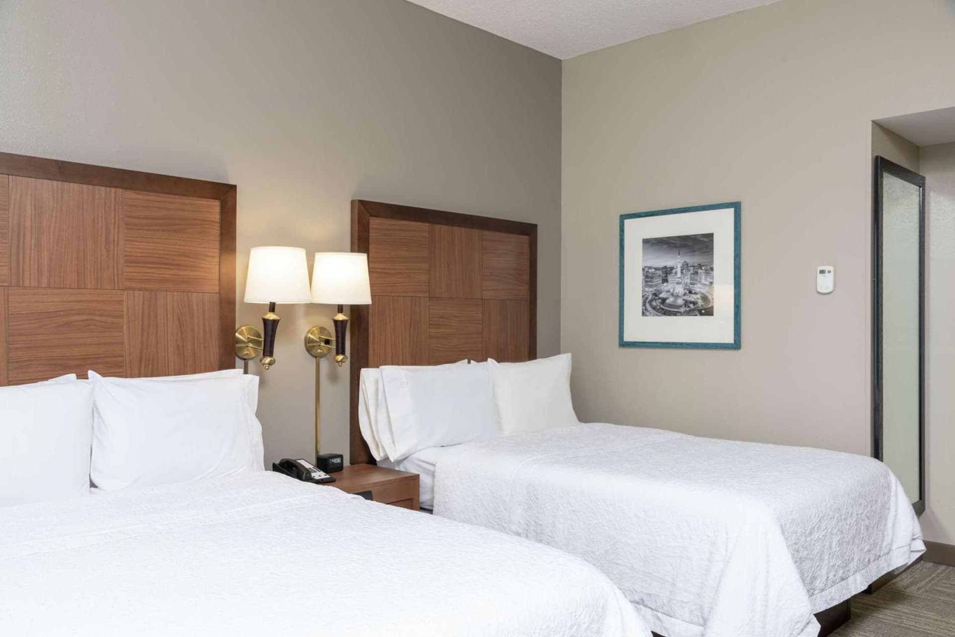 Hampton Inn Indianapolis Downtown Across from Circle Centre gallery photo in Indianapolis, IN — image 57