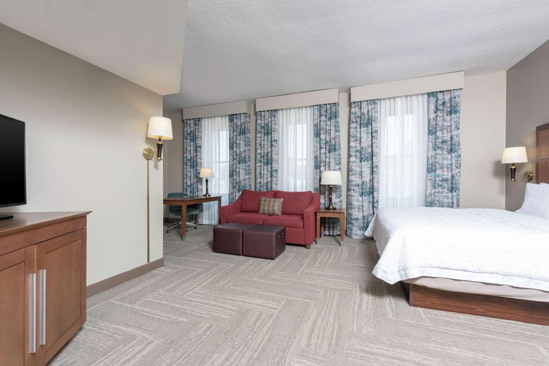 Hampton Inn Indianapolis Downtown Across from Circle Centre property views in Indianapolis, IN — gallery photo 3