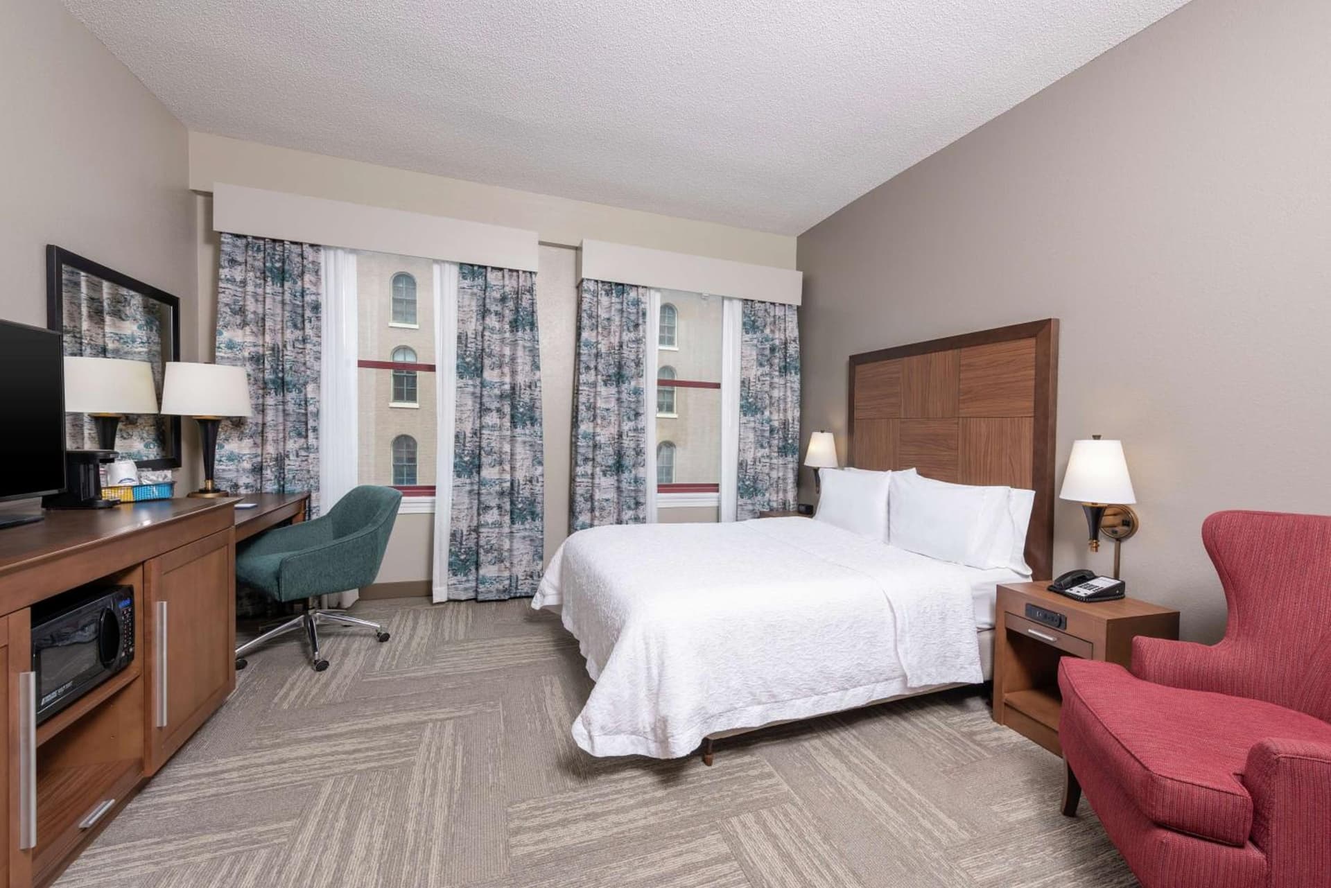 Hampton Inn Indianapolis Downtown Across from Circle Centre gallery photo in Indianapolis, IN — image 14
