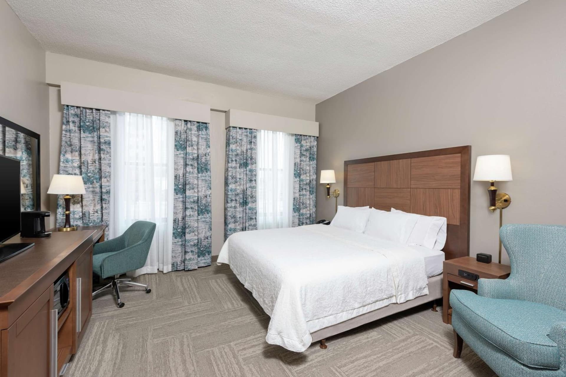Hampton Inn Indianapolis Downtown Across from Circle Centre gallery photo in Indianapolis, IN — image 21