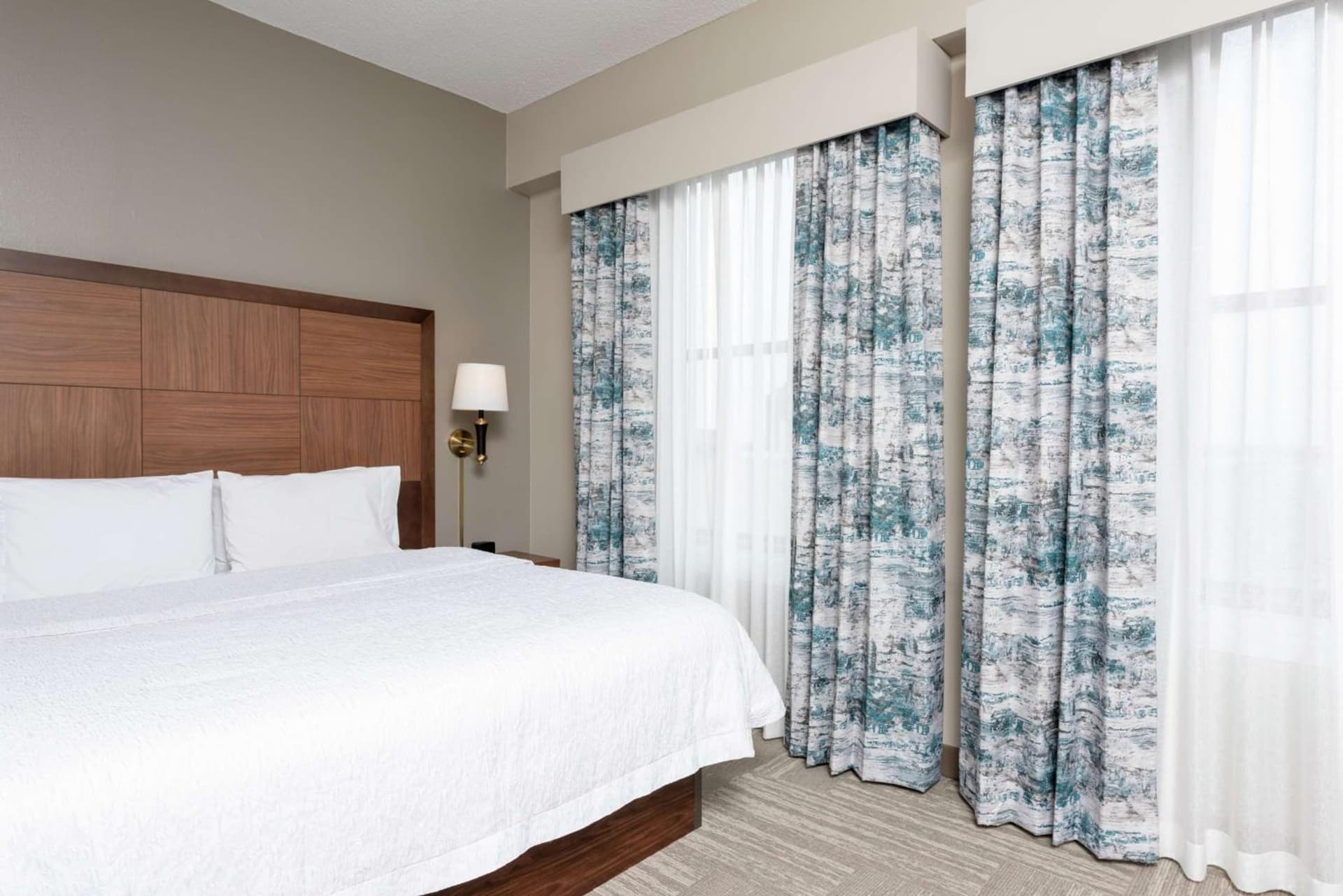 Hampton Inn Indianapolis Downtown Across from Circle Centre gallery photo in Indianapolis, IN — image 37