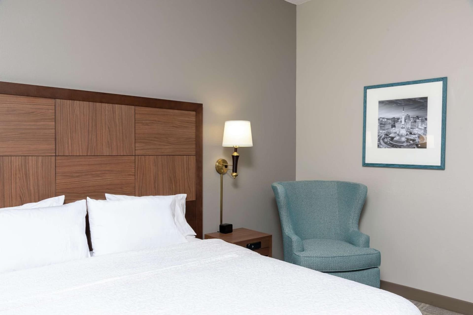 Hampton Inn Indianapolis Downtown Across from Circle Centre gallery photo in Indianapolis, IN — image 16