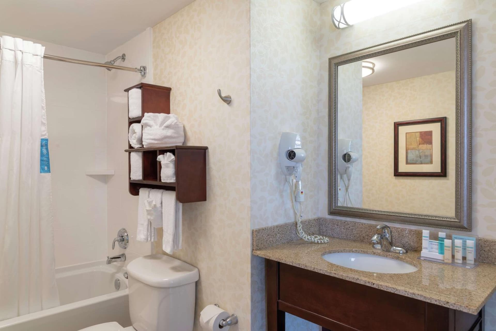 Hampton Inn Indianapolis Downtown Across from Circle Centre gallery photo in Indianapolis, IN — image 54