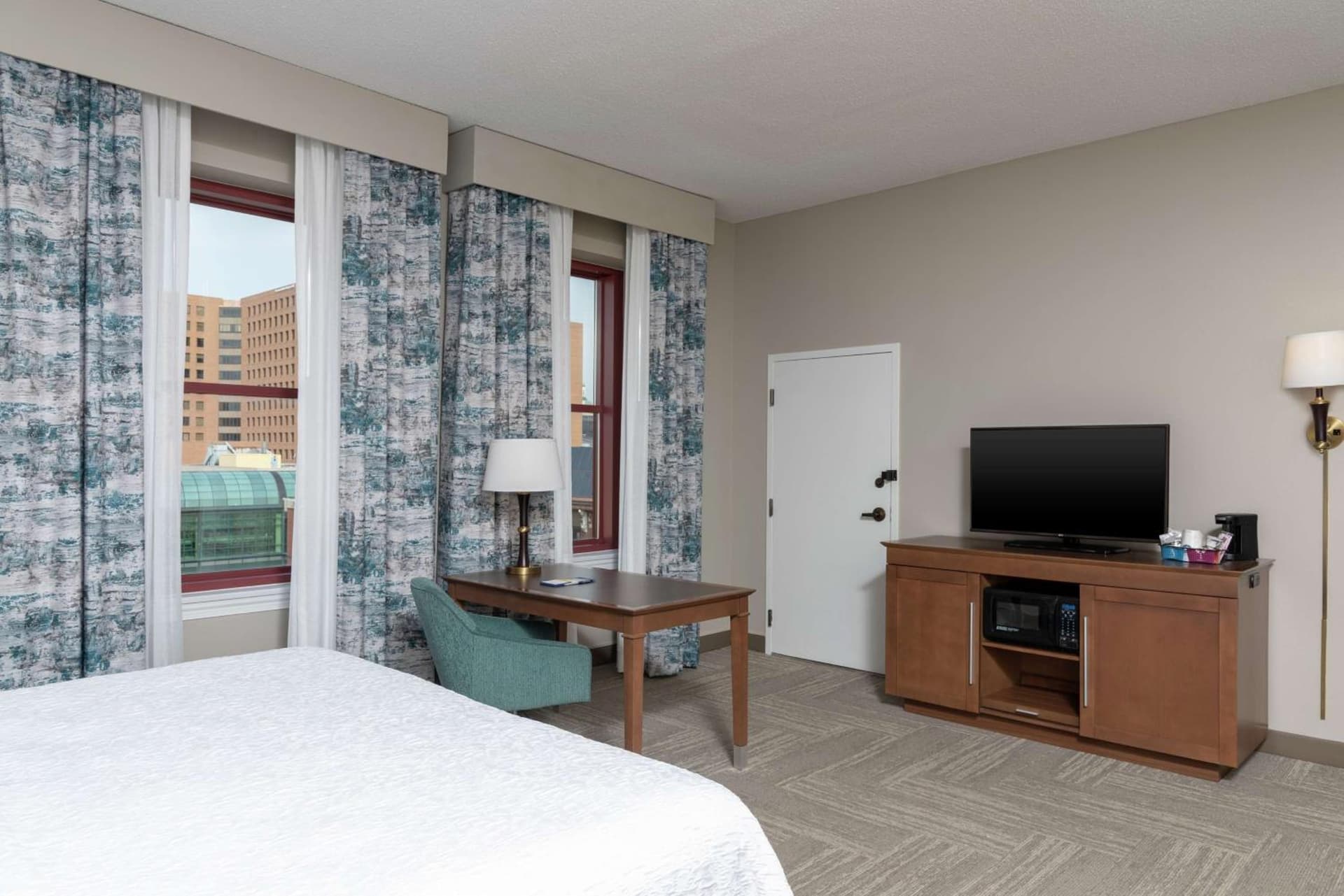 Hampton Inn Indianapolis Downtown Across from Circle Centre gallery photo in Indianapolis, IN — image 36