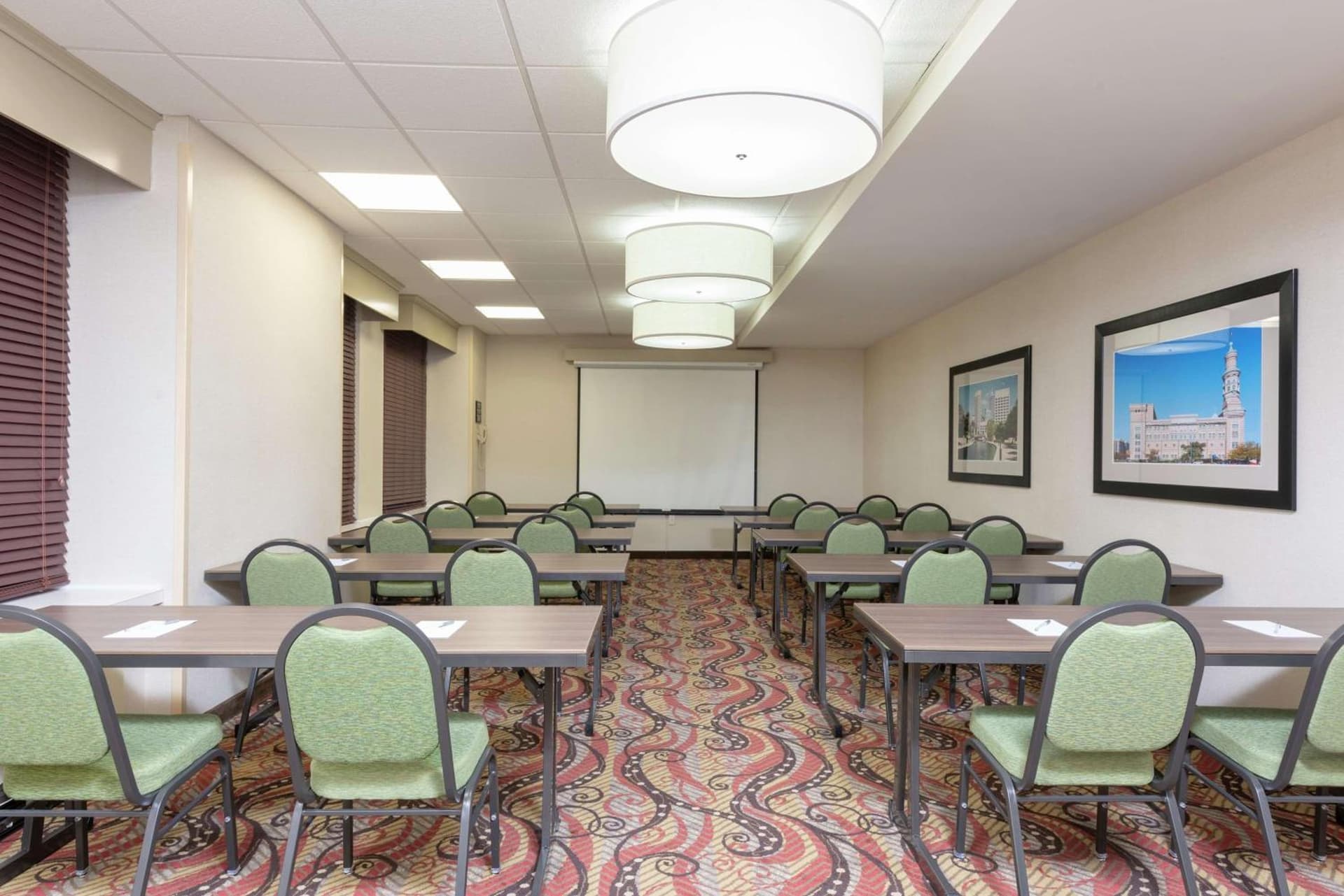Hampton Inn Indianapolis Downtown Across from Circle Centre gallery photo in Indianapolis, IN — image 59