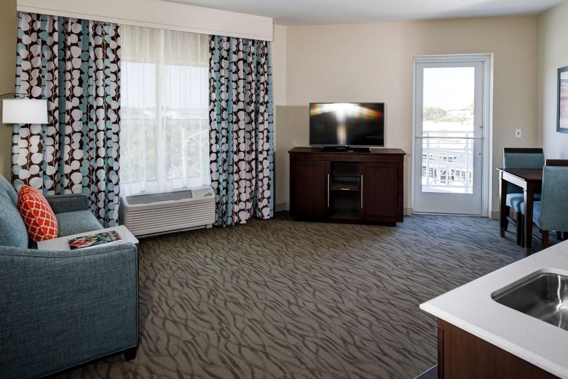 Hampton Inn and Suites by Hilton Vero Beach-Downtown gallery photo in Vero Beach, FL — image 6