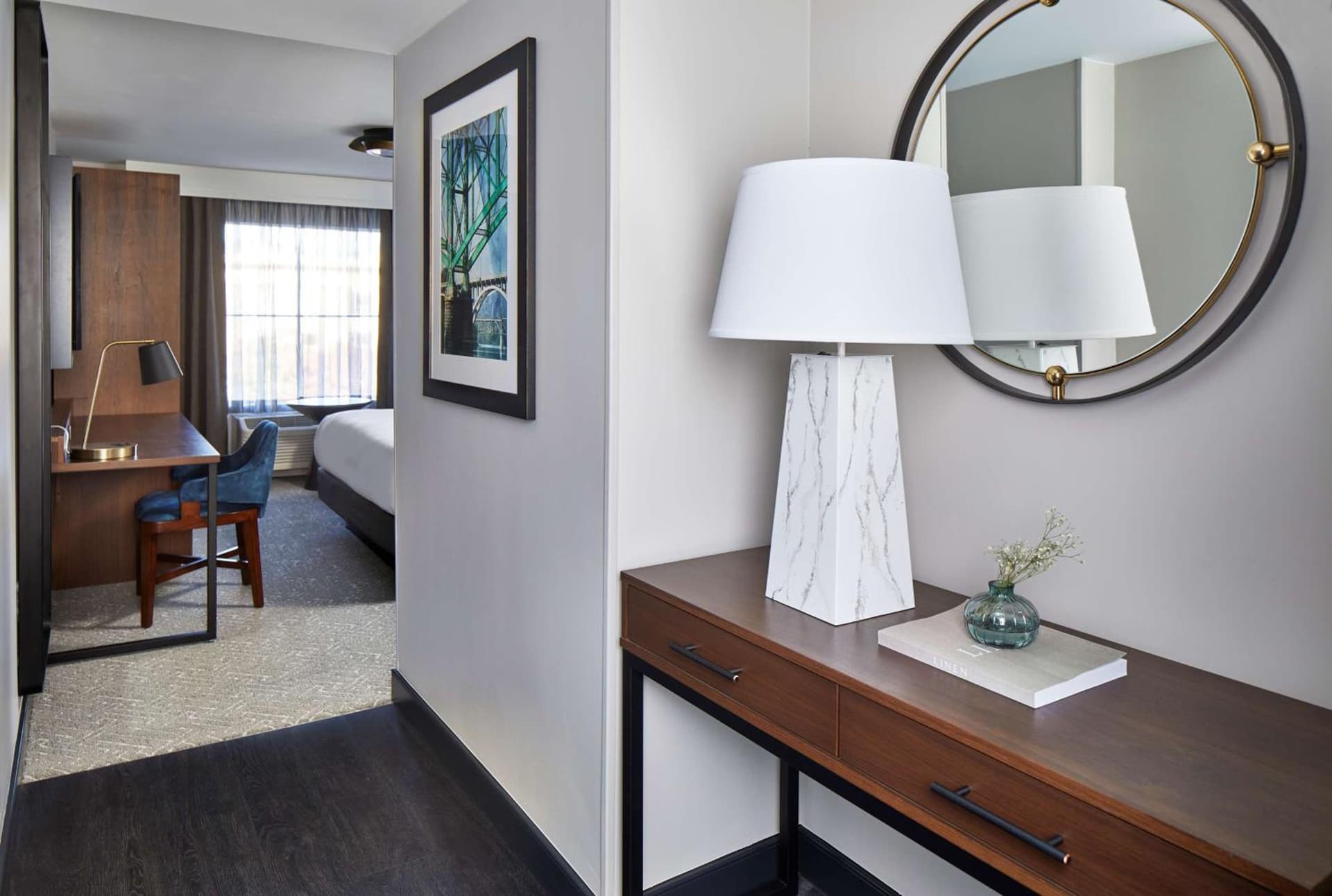Cumberland House Knoxville, Tapestry Collection by Hilton interior in Knoxville, TN — gallery photo 2