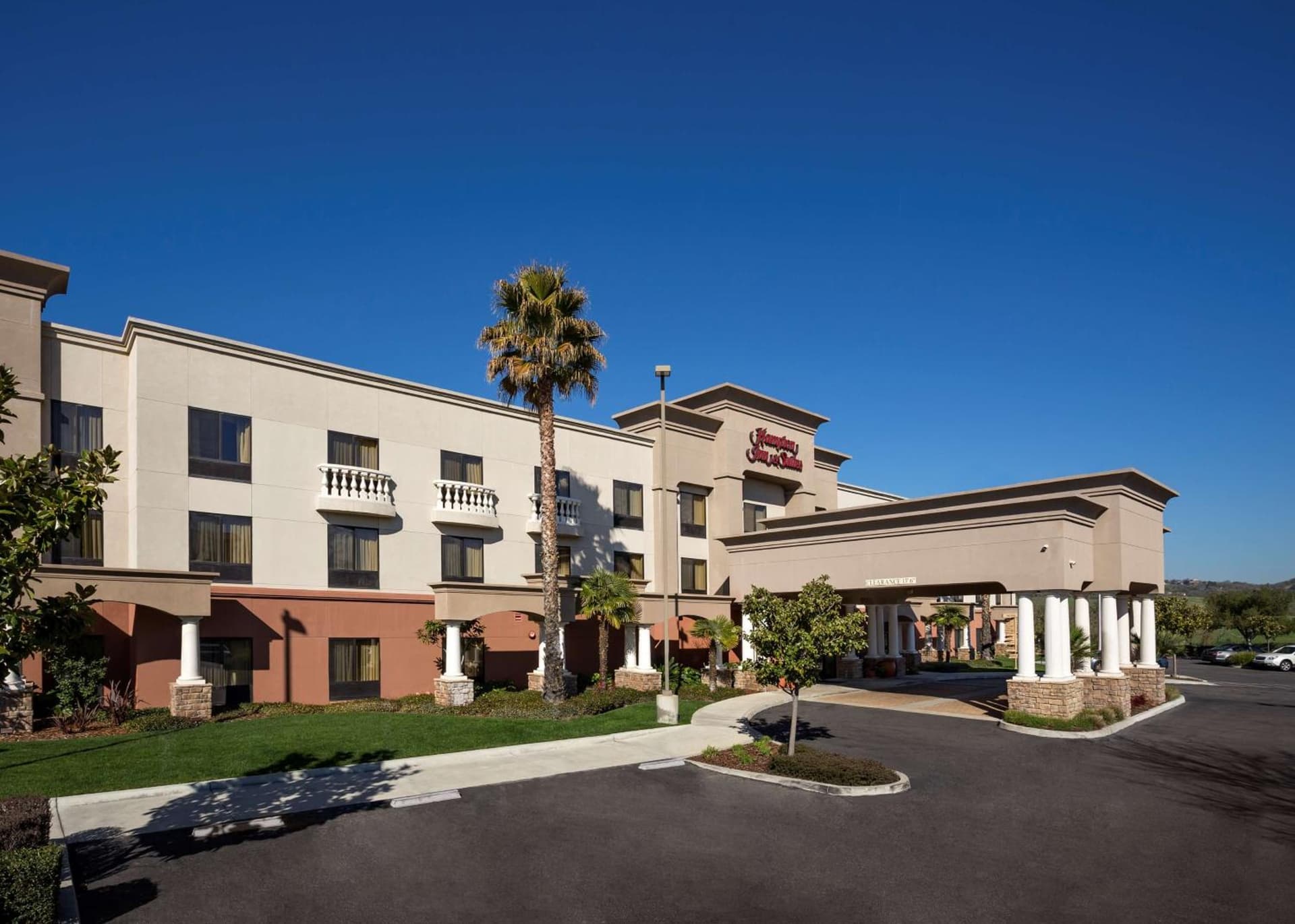 Hampton Inn & Suites Paso Robles featured exterior or lobby in Paso Robles, CA — similar hotel