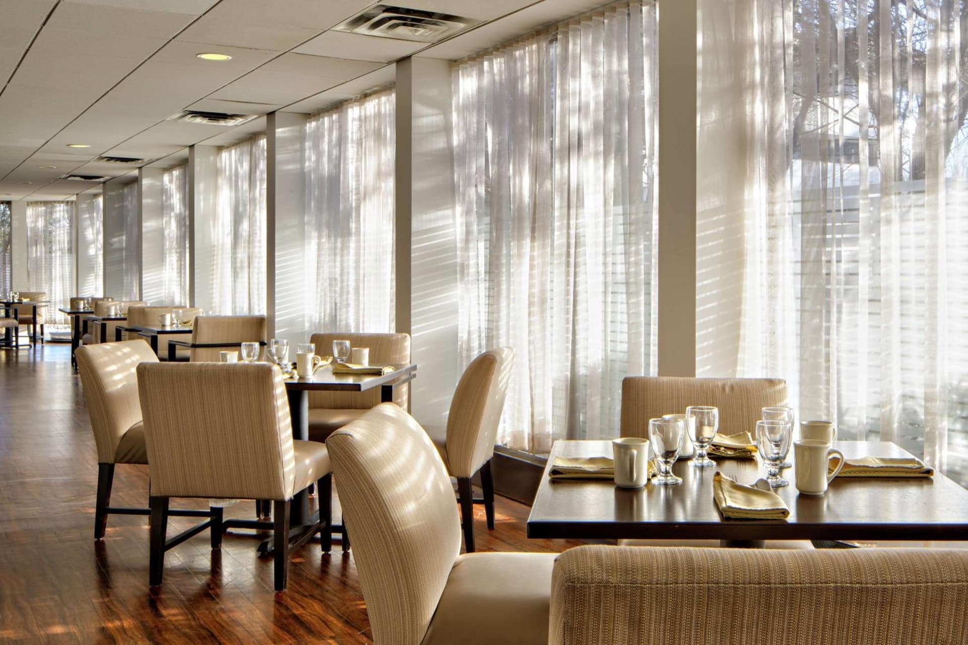 DoubleTree by Hilton Fairfield Hotel & Suites gallery photo in Fairfield — image 36
