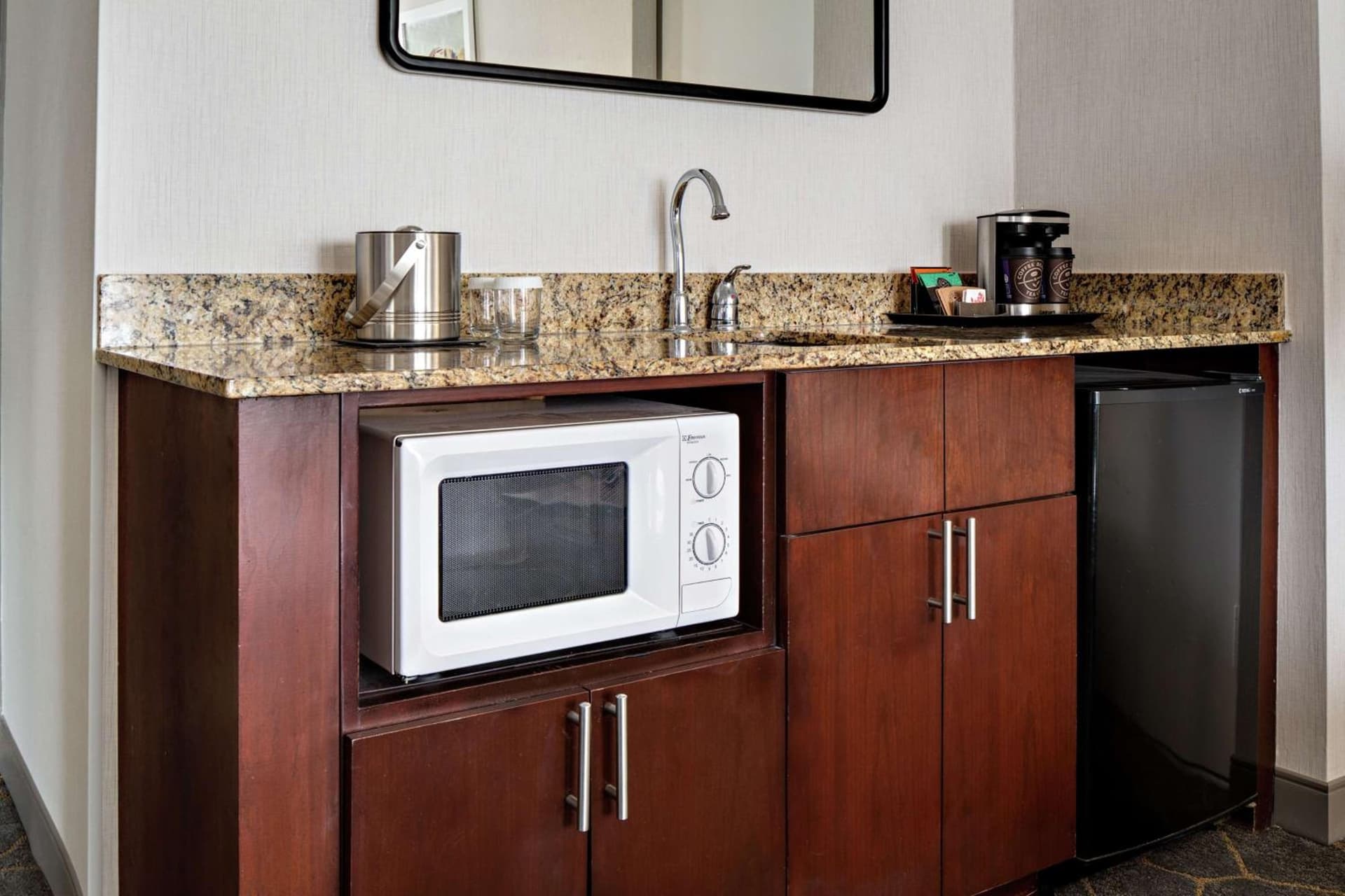DoubleTree by Hilton Fairfield Hotel & Suites gallery photo in Fairfield — image 8