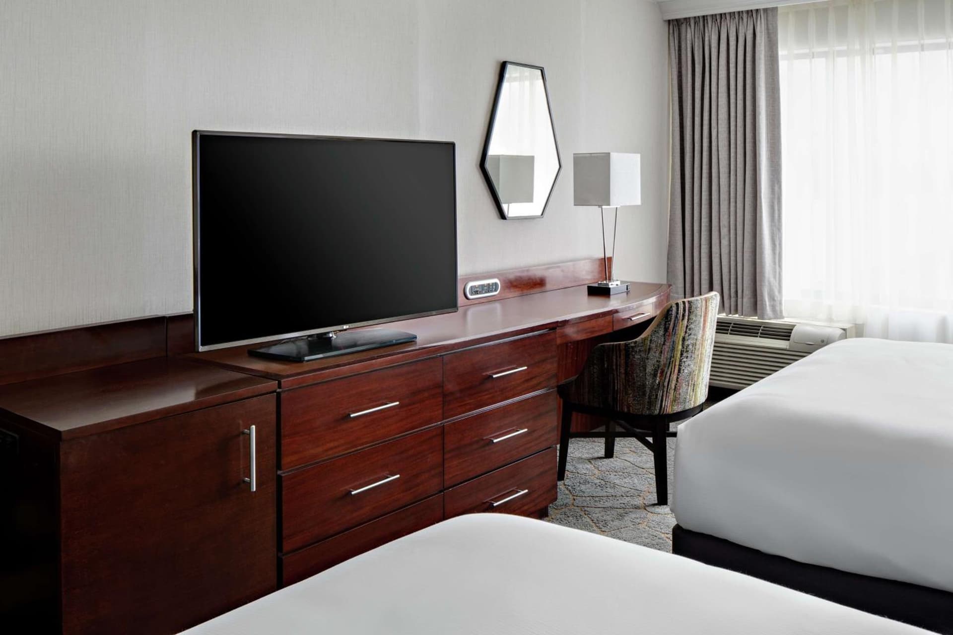 DoubleTree by Hilton Fairfield Hotel & Suites gallery photo in Fairfield — image 46