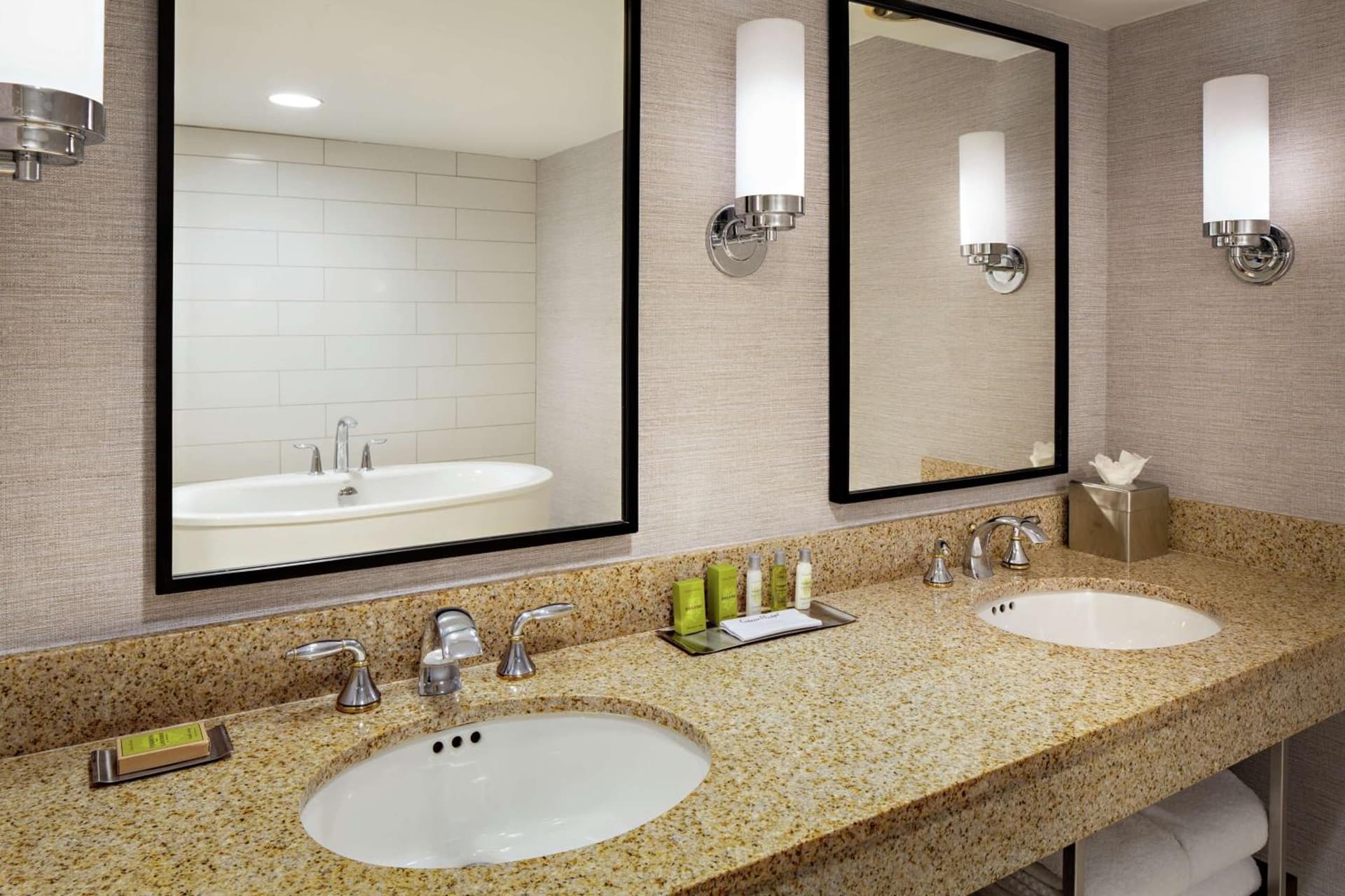 DoubleTree by Hilton Fairfield Hotel & Suites gallery photo in Fairfield — image 38