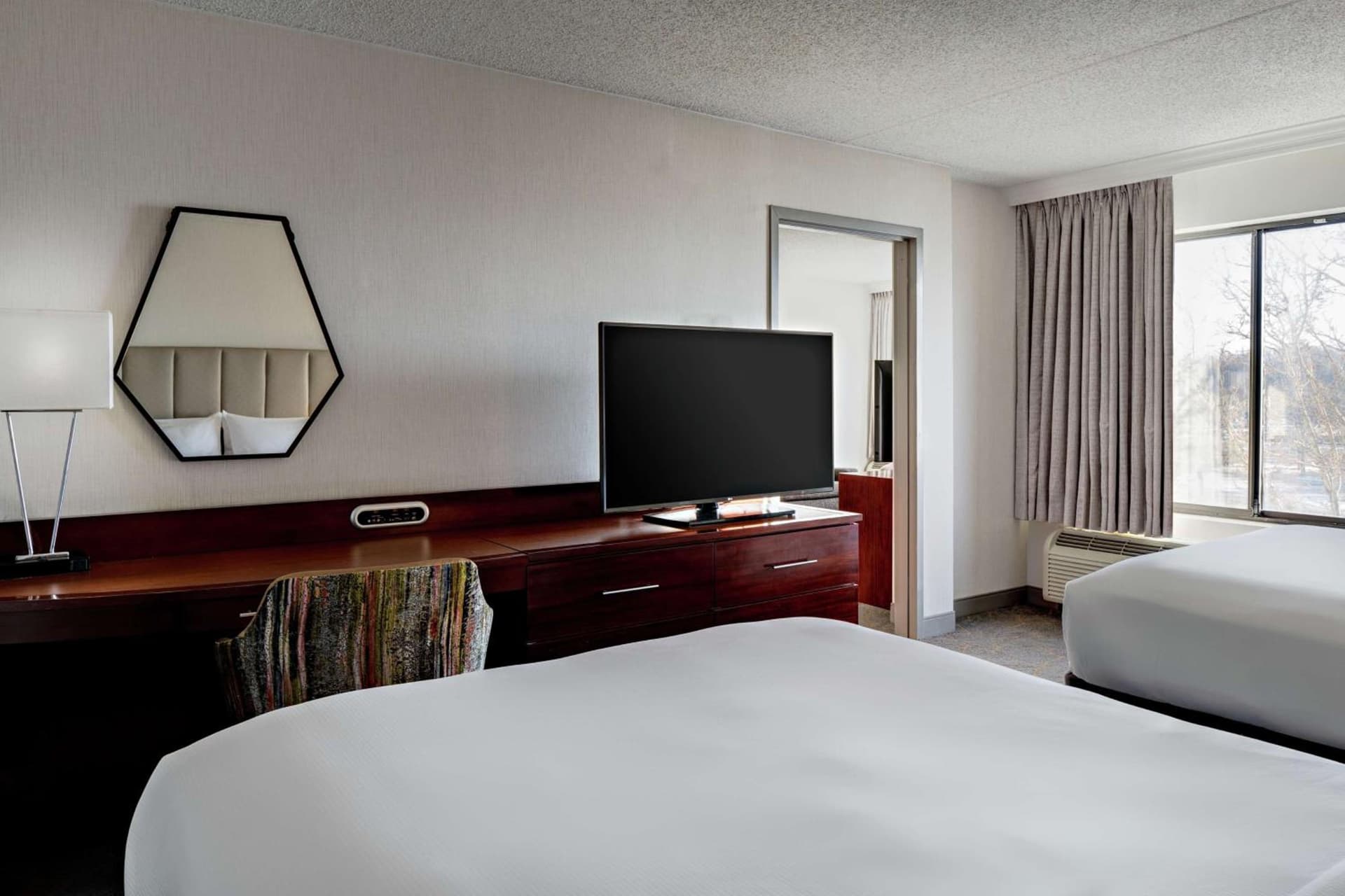 DoubleTree by Hilton Fairfield Hotel & Suites gallery photo in Fairfield — image 18