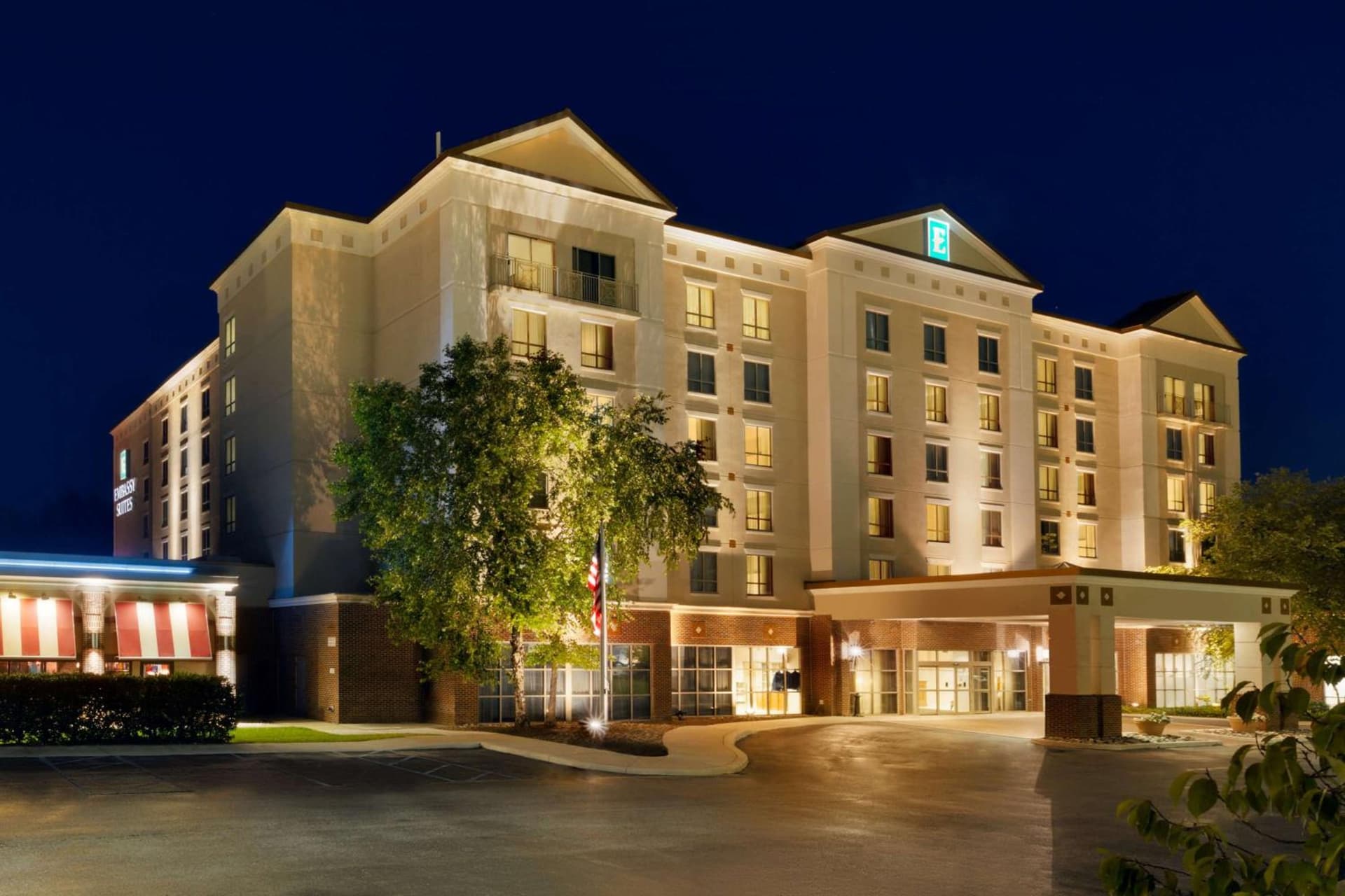 Embassy Suites Newark - Wilmington/South interior in Newark, DE — gallery photo 2