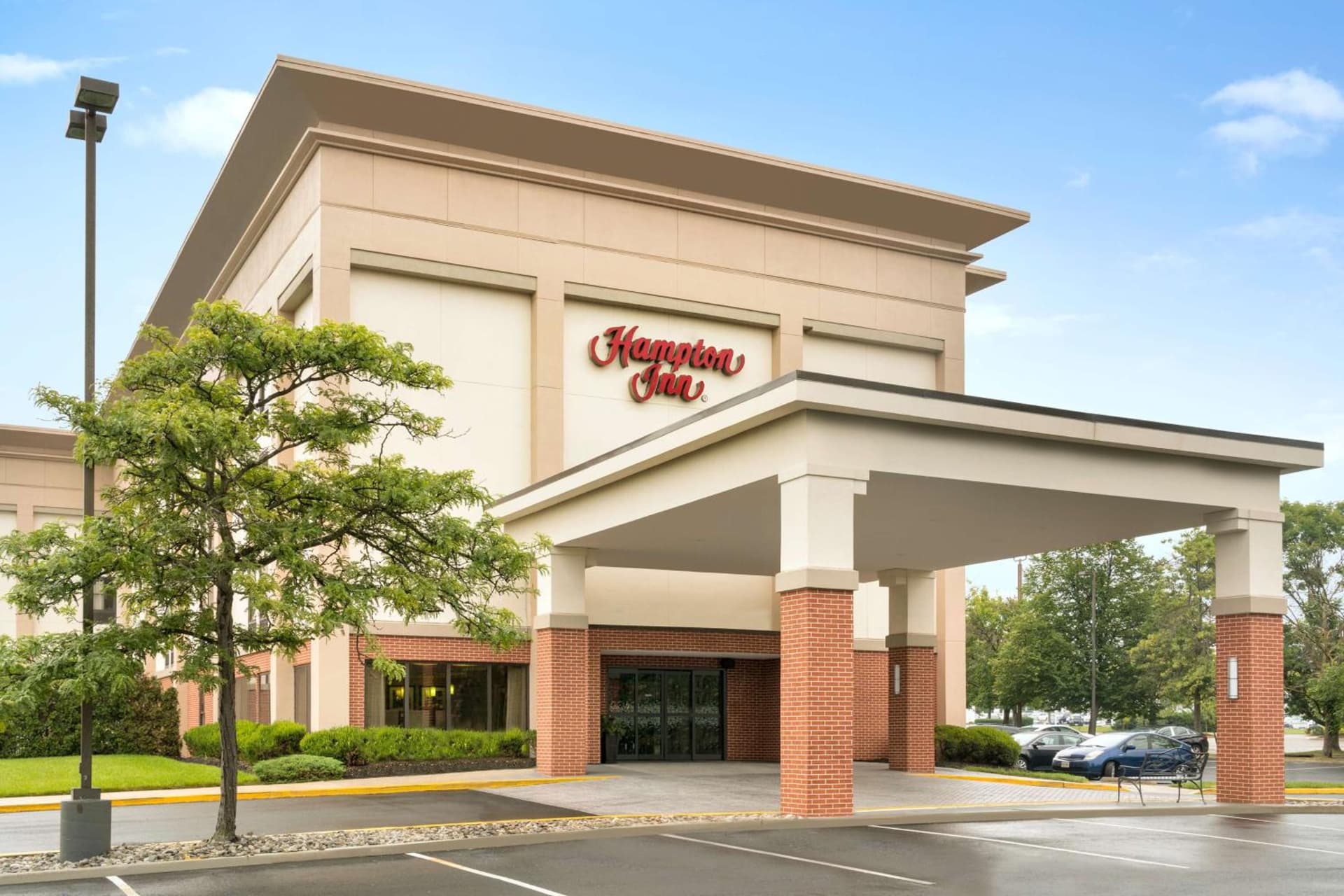 Hampton Inn Philadelphia/Mt. Laurel interior in Mount Laurel, NJ — gallery photo 2