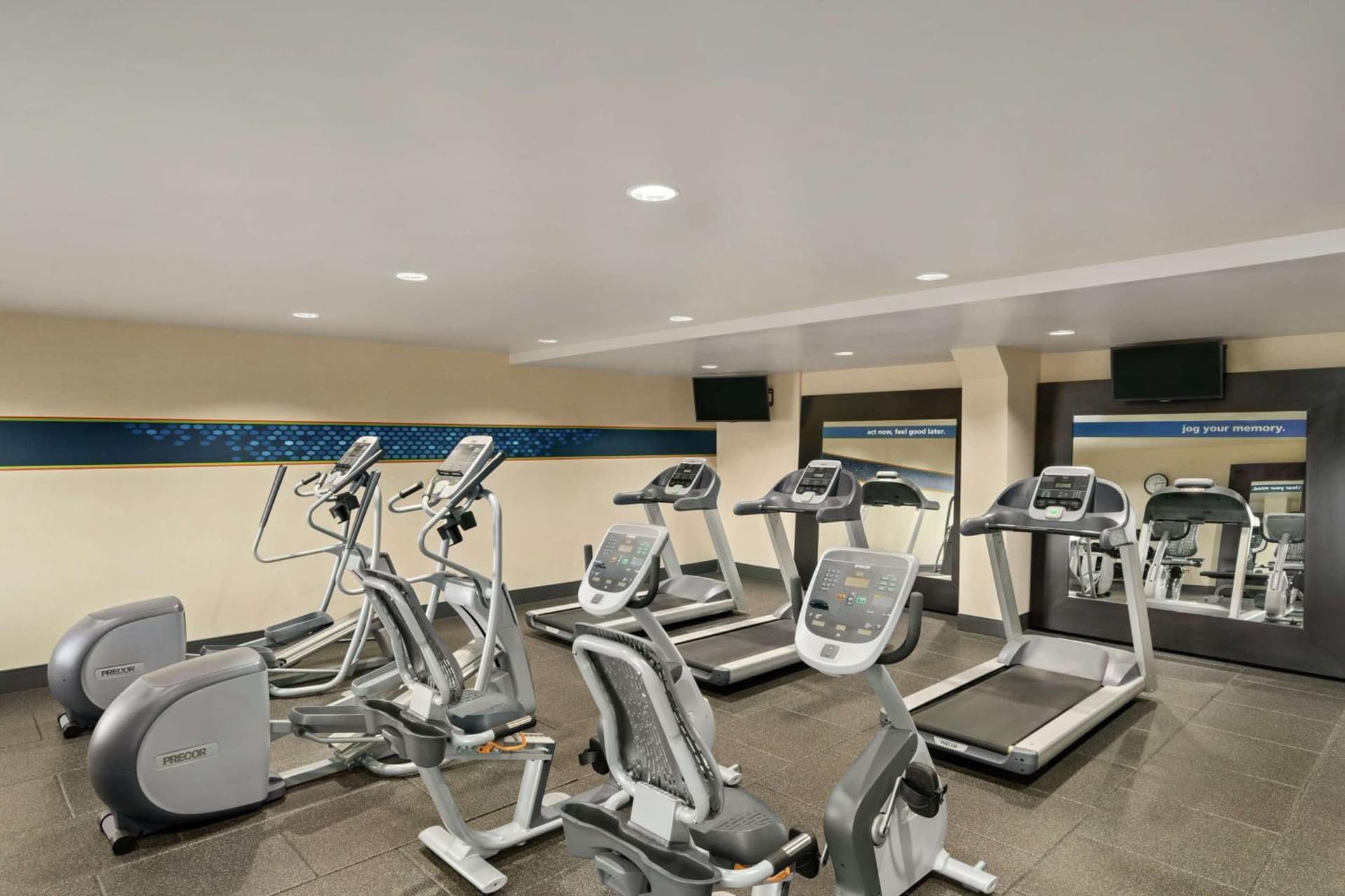 Hampton Inn Portland Airport property views in Portland, OR — gallery photo 3