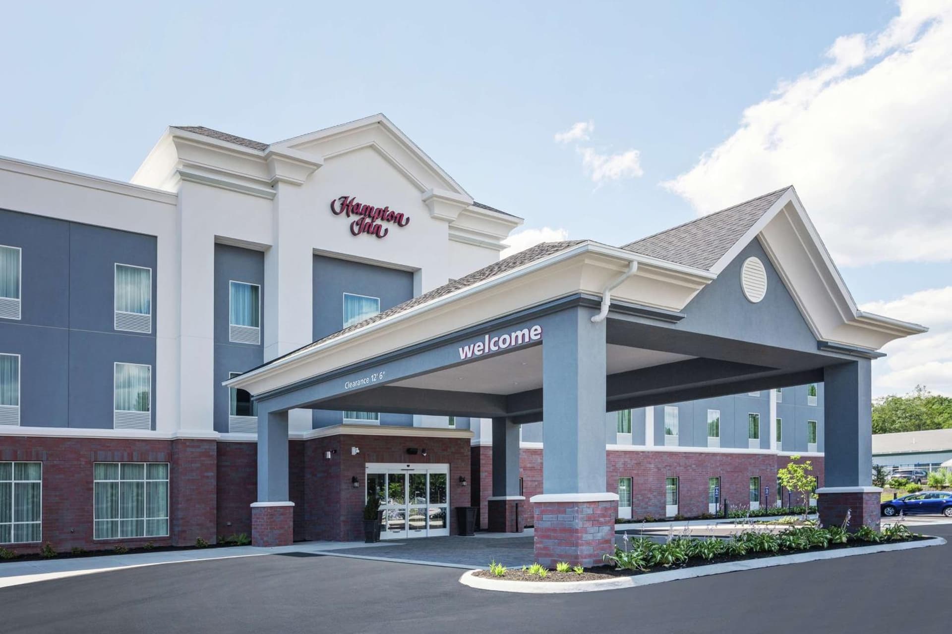 Hampton Inn Kennebunk Kennebunkport Me featured exterior or lobby in Kennebunk, ME — similar hotel