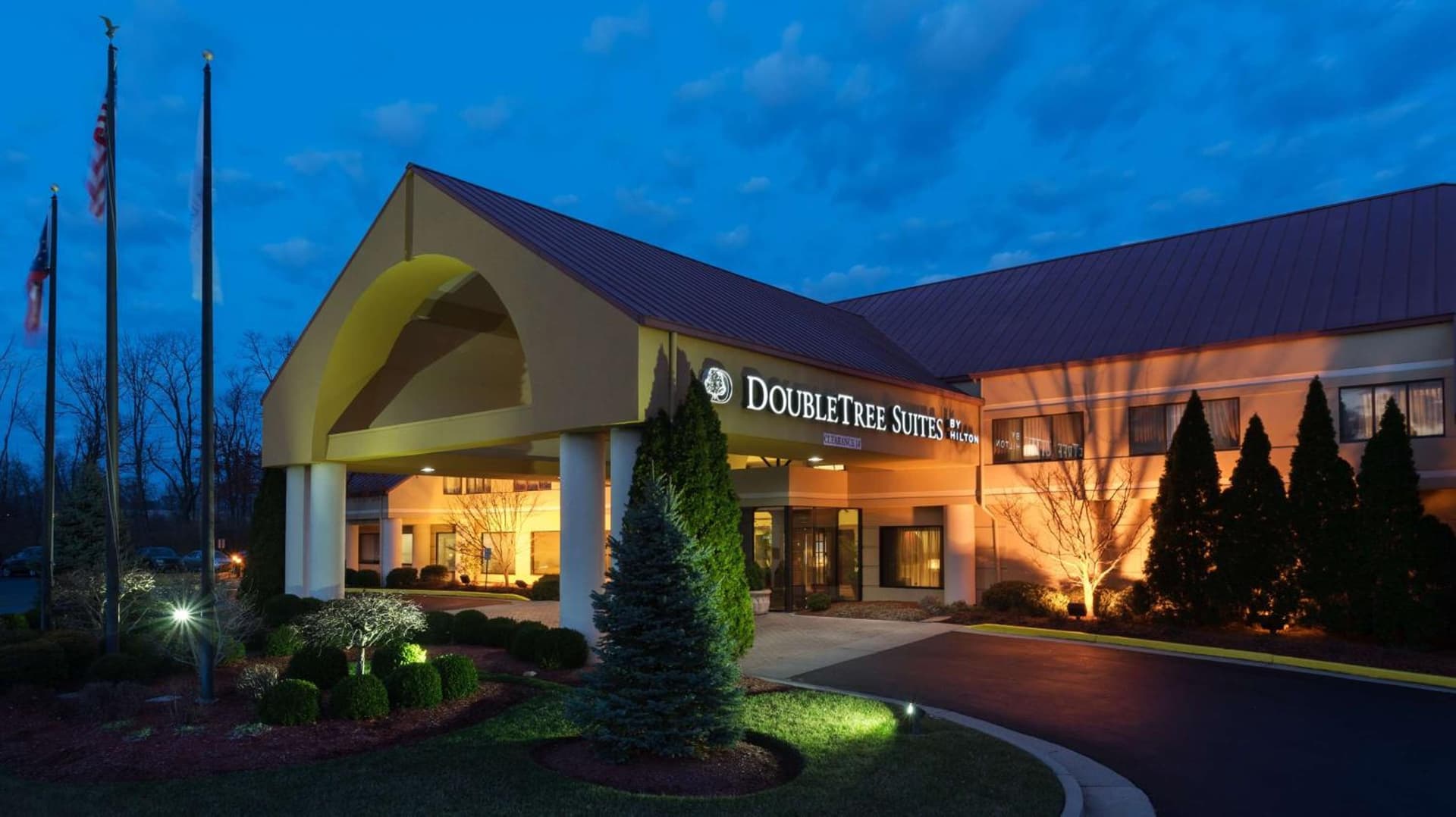 DoubleTree Suites by Hilton Hotel Cincinnati - Blue Ash featured exterior or lobby in Sharonville, OH — similar hotel