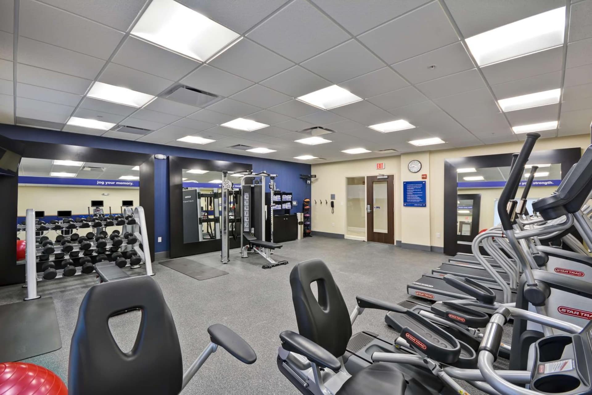 Hampton Inn Livonia Detroit gallery photo in Livonia, MI — image 19