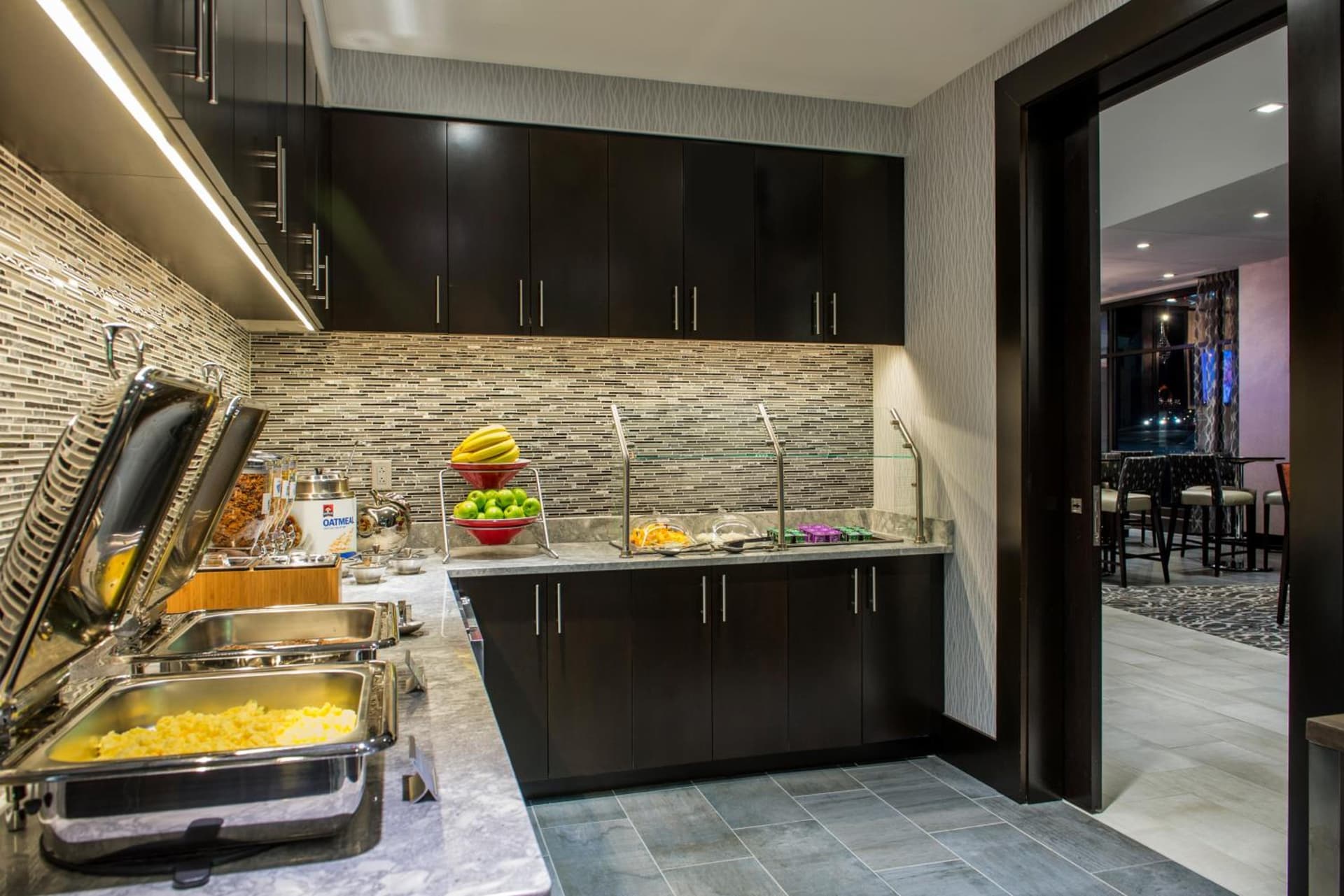 Fairfield Inn & Suites by Marriott Boston Cambridge interior in Cambridge, MA — gallery photo 2