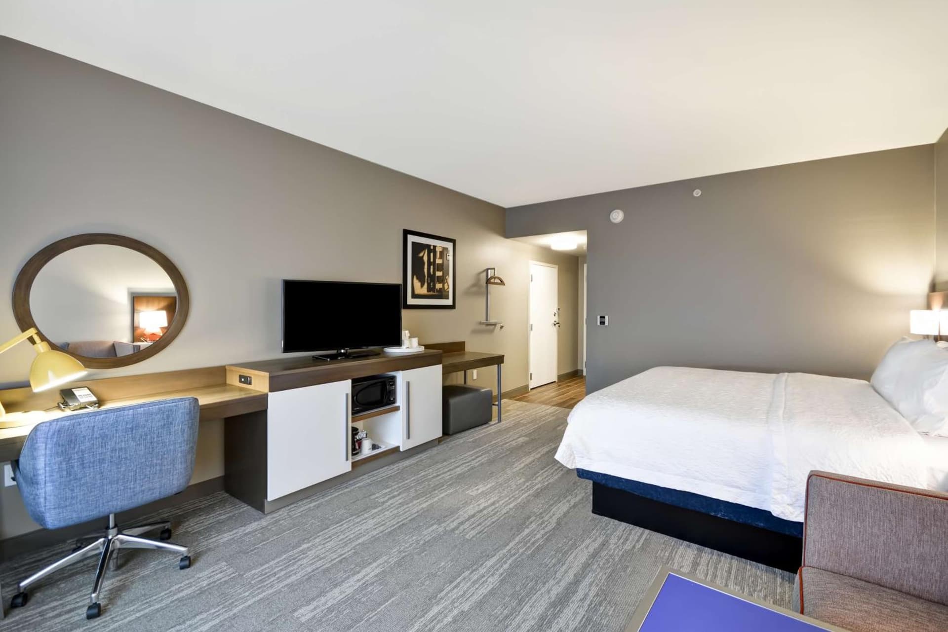 Hampton Inn Livonia Detroit gallery photo in Livonia, MI — image 9