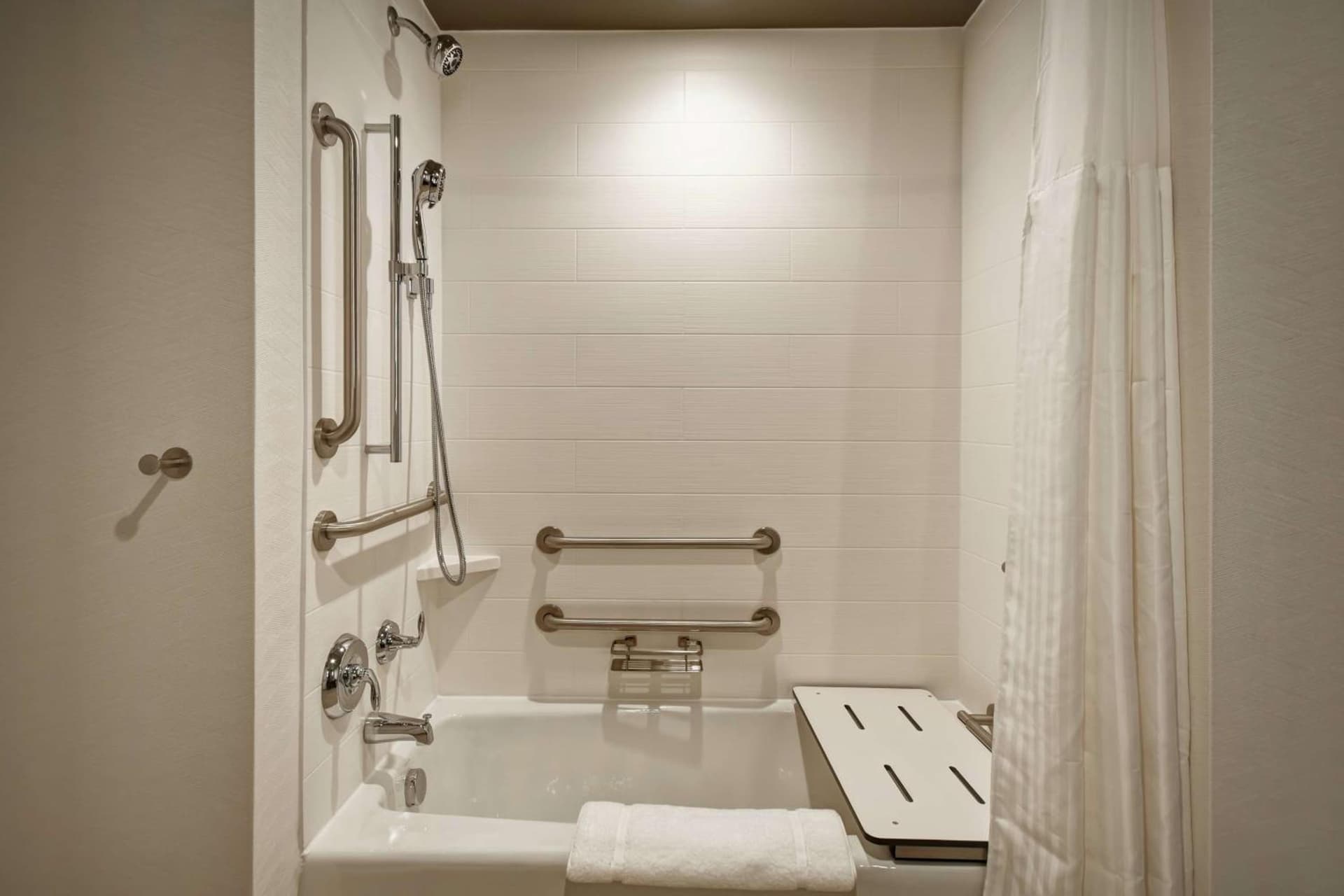 Hilton Garden Inn Lansing West gallery photo in Lansing, MI — image 8