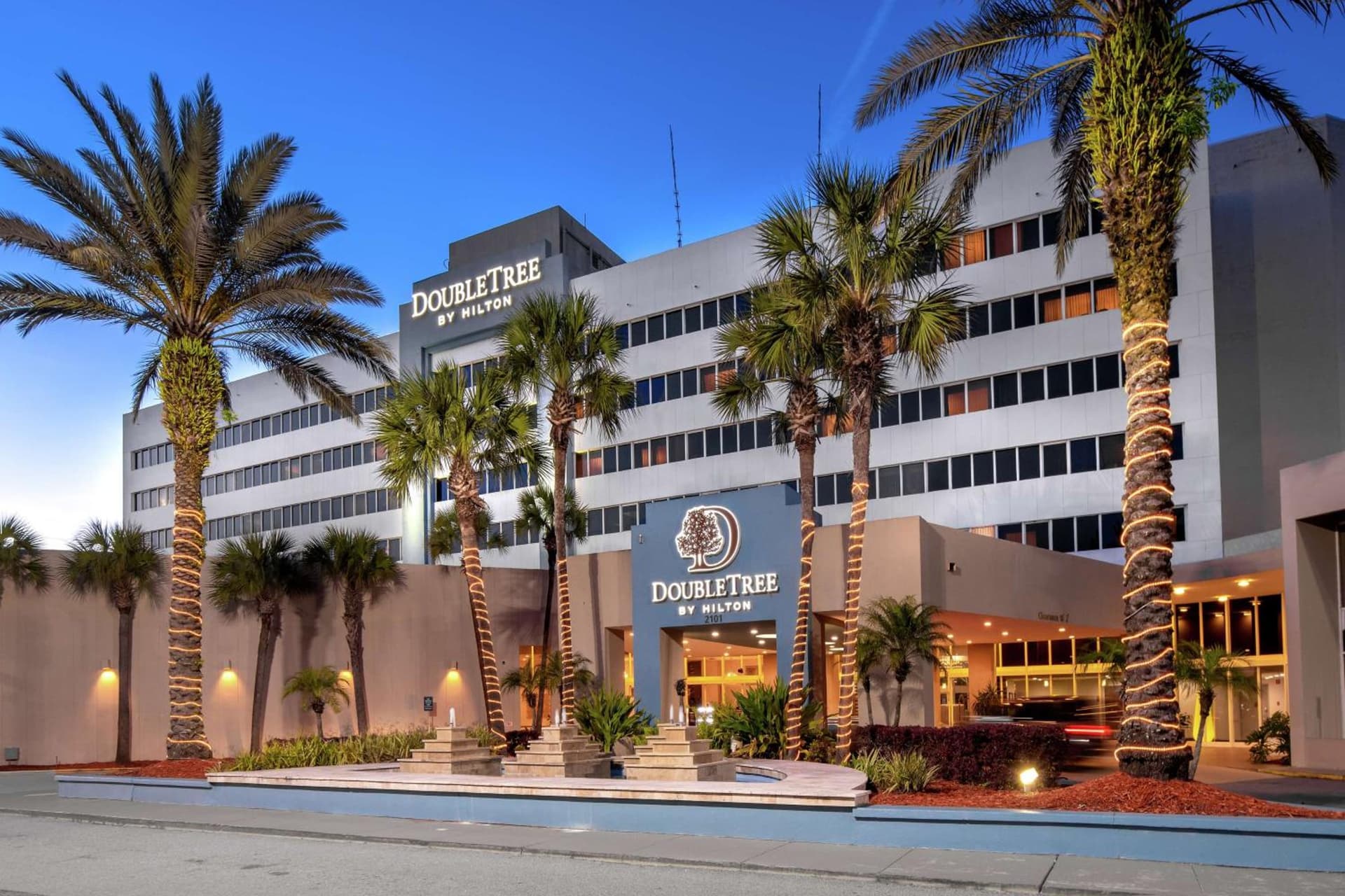 DoubleTree by Hilton Hotel Jacksonville Airport featured exterior or lobby in Jacksonville, FL — similar hotel