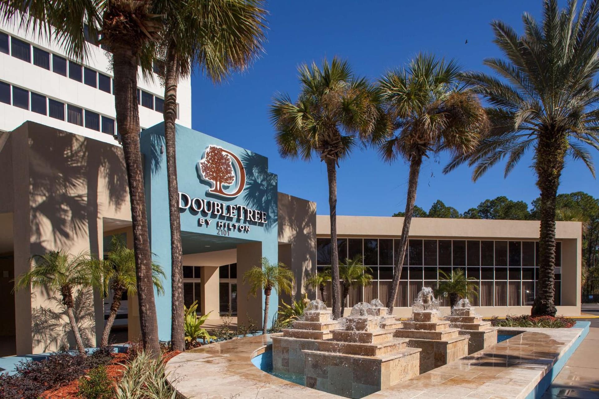 DoubleTree by Hilton Hotel Jacksonville Airport interior in Jacksonville, FL — gallery photo 2