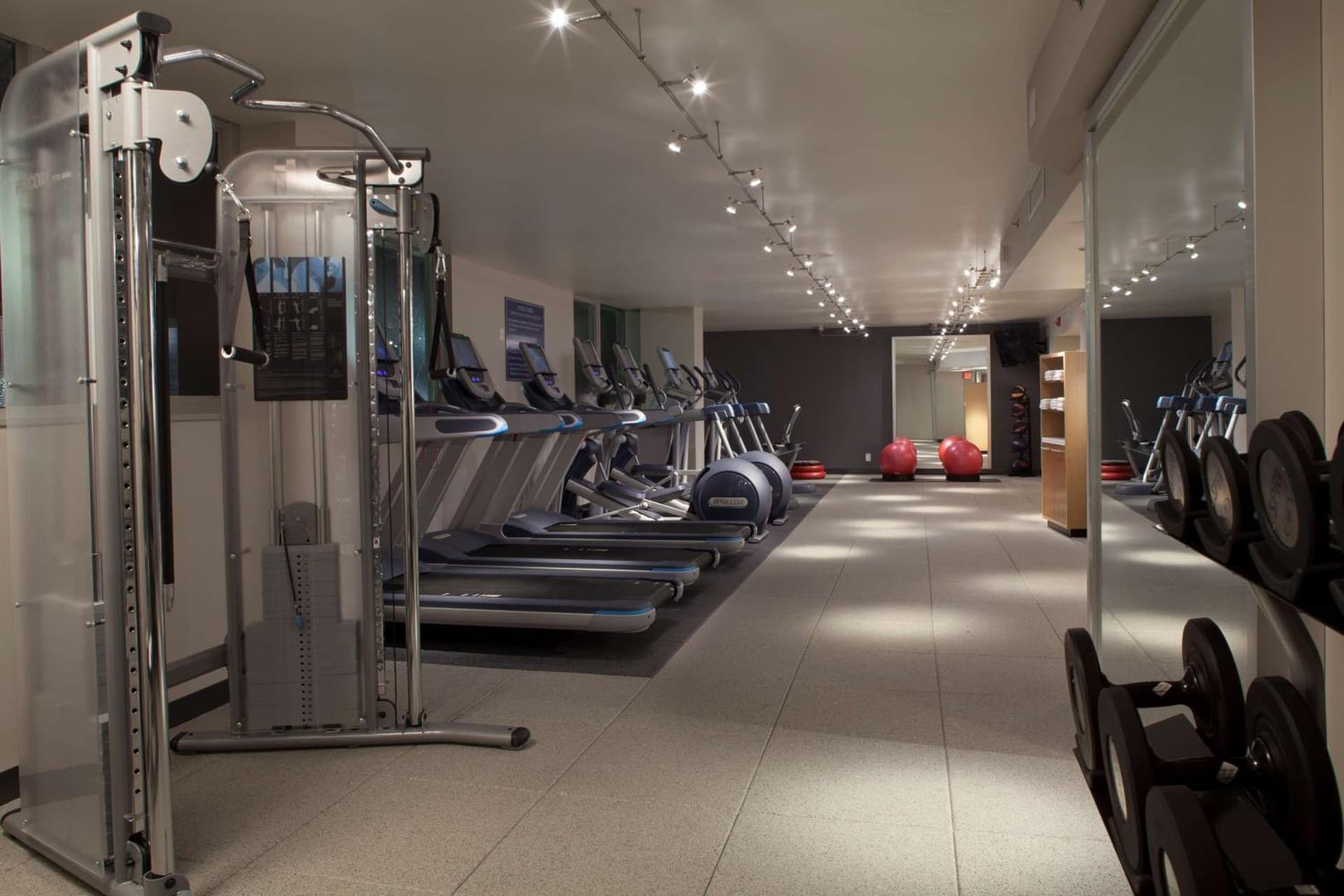 DoubleTree by Hilton Hotel Jacksonville Airport gallery photo in Jacksonville, FL — image 24