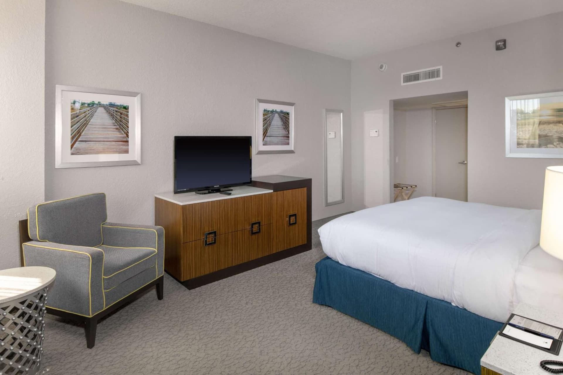DoubleTree by Hilton Hotel Jacksonville Airport gallery photo in Jacksonville, FL — image 15