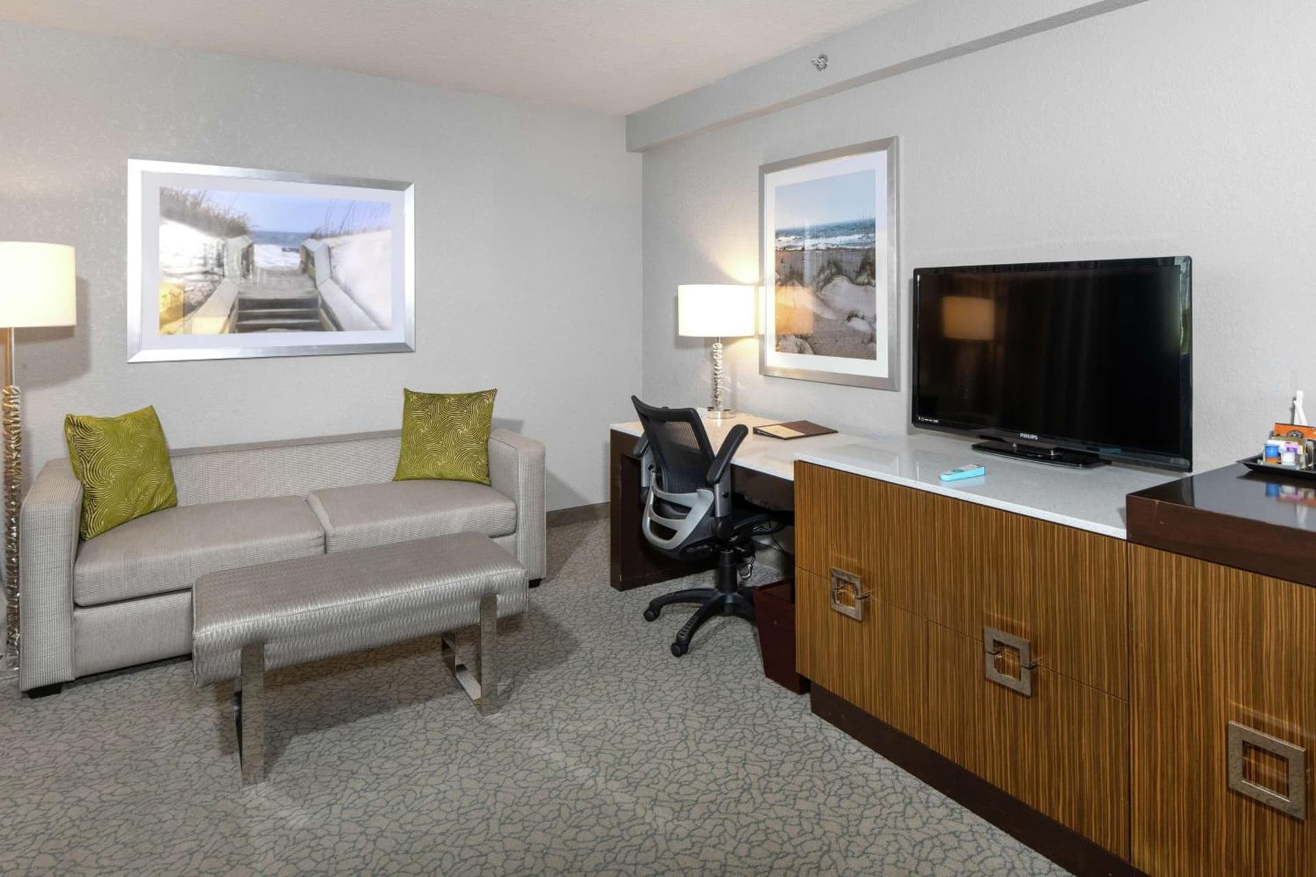 DoubleTree by Hilton Hotel Jacksonville Airport gallery photo in Jacksonville, FL — image 61