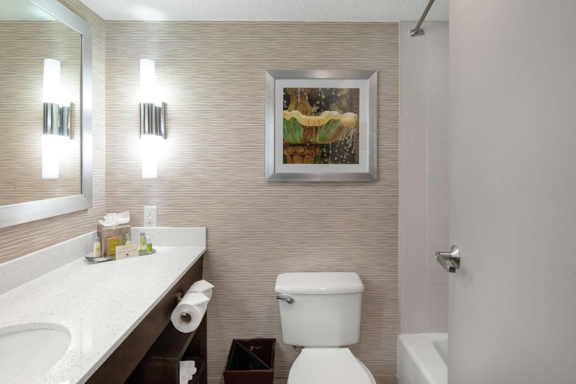 DoubleTree by Hilton Hotel Jacksonville Airport gallery photo in Jacksonville, FL — image 40