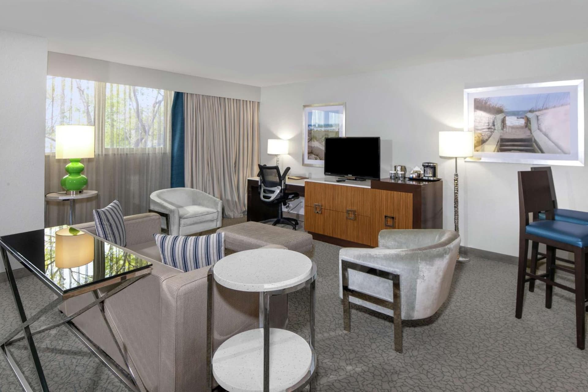 DoubleTree by Hilton Hotel Jacksonville Airport gallery photo in Jacksonville, FL — image 6