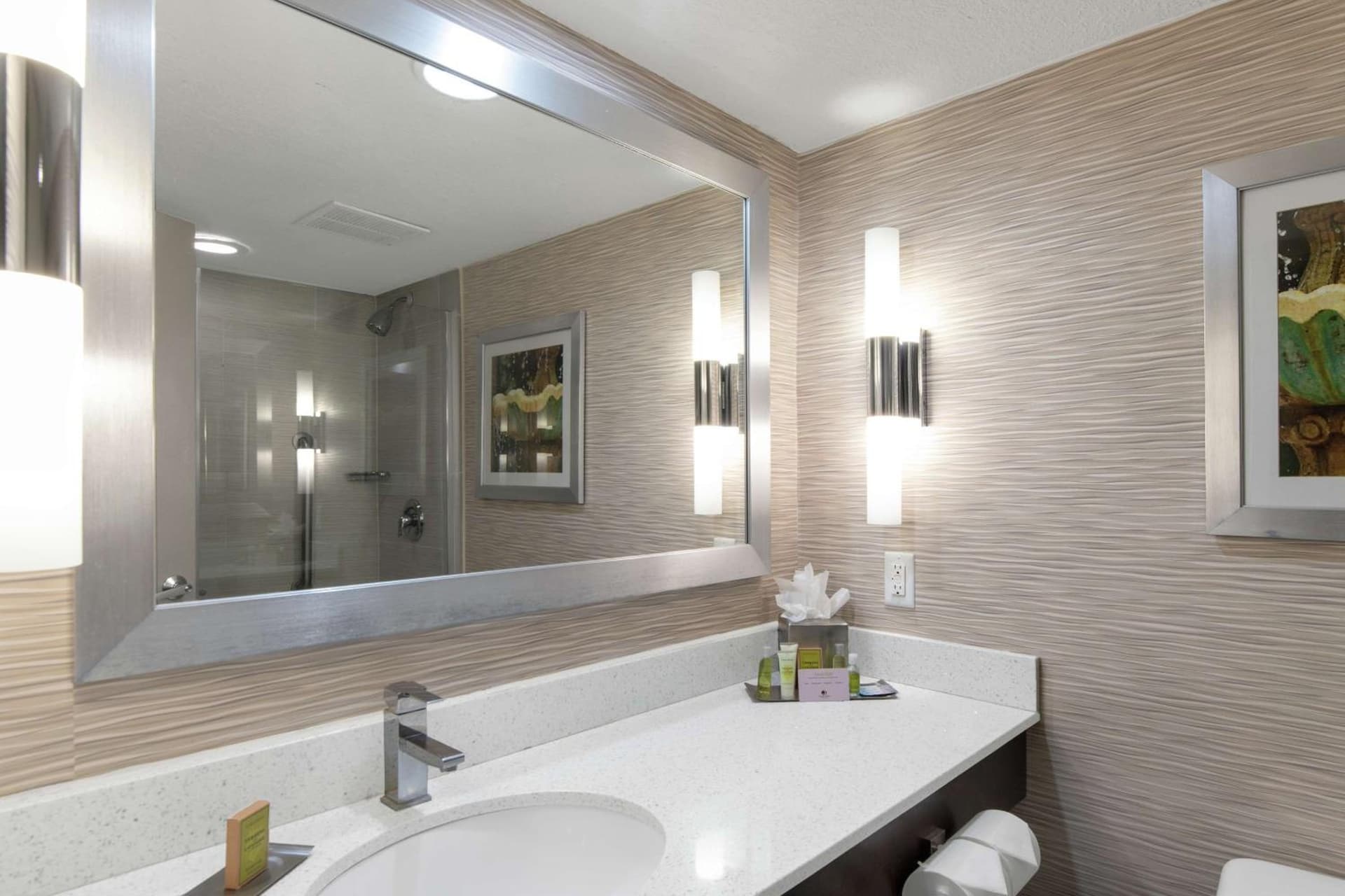 DoubleTree by Hilton Hotel Jacksonville Airport gallery photo in Jacksonville, FL — image 70
