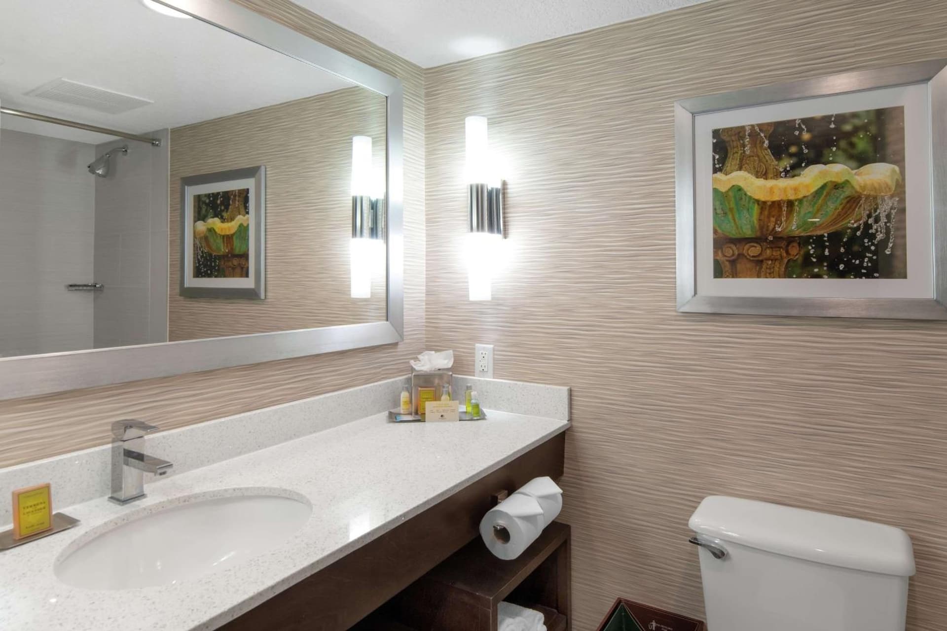 DoubleTree by Hilton Hotel Jacksonville Airport gallery photo in Jacksonville, FL — image 57