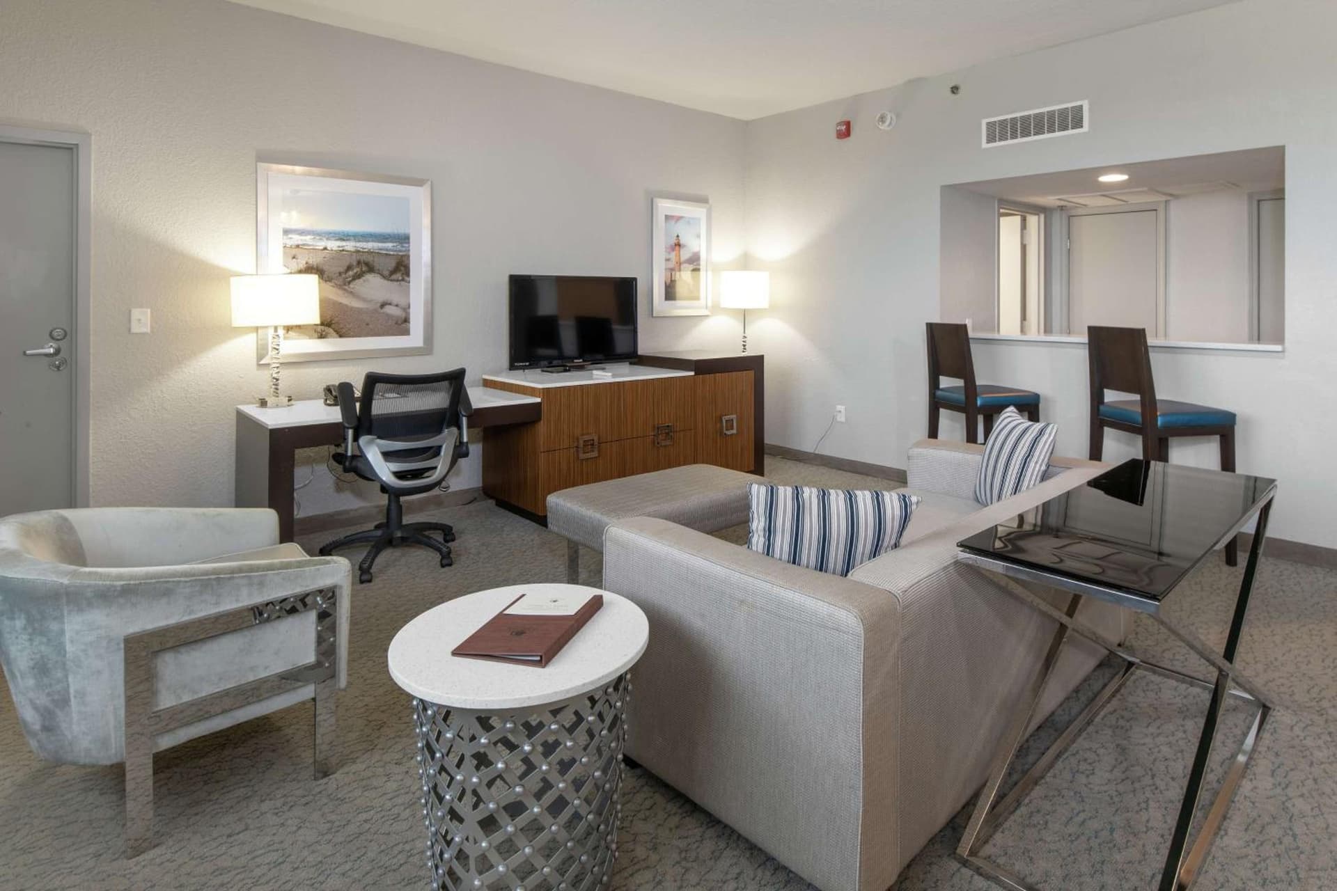 DoubleTree by Hilton Hotel Jacksonville Airport gallery photo in Jacksonville, FL — image 39