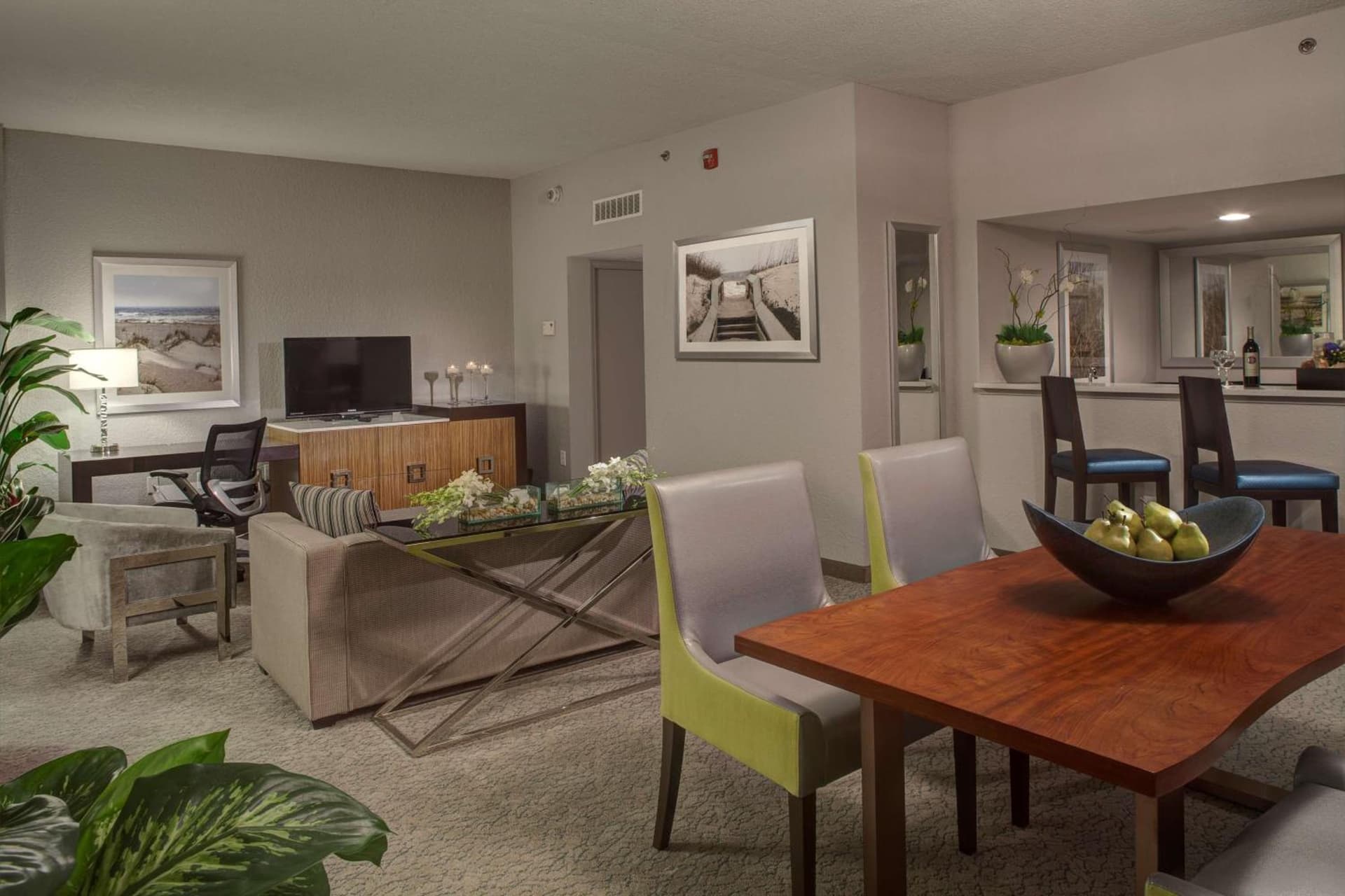 DoubleTree by Hilton Hotel Jacksonville Airport gallery photo in Jacksonville, FL — image 11
