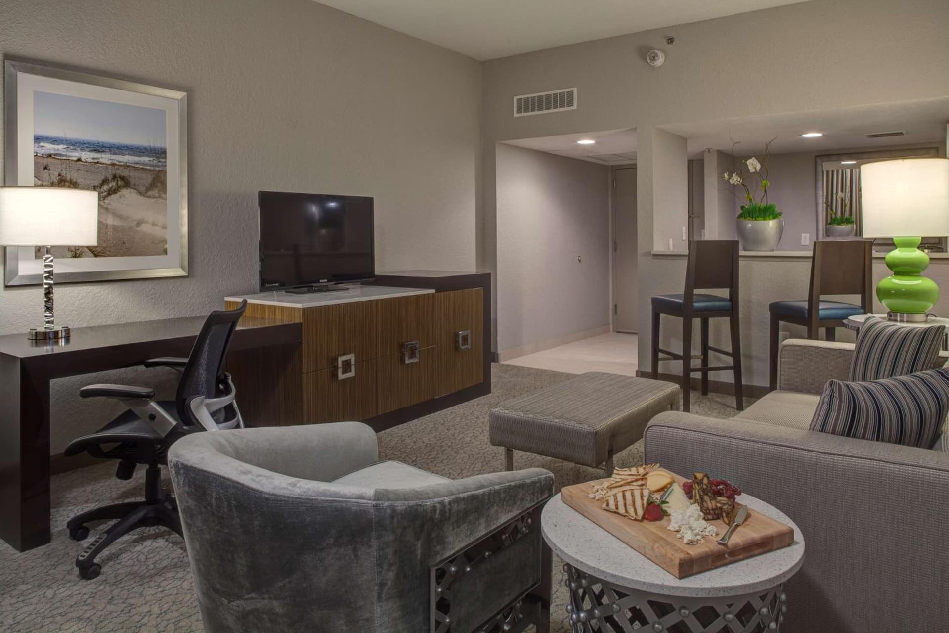 DoubleTree by Hilton Hotel Jacksonville Airport property views in Jacksonville, FL — gallery photo 3