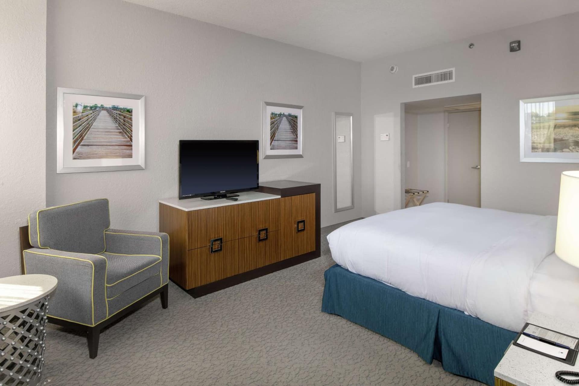 DoubleTree by Hilton Hotel Jacksonville Airport gallery photo in Jacksonville, FL — image 41