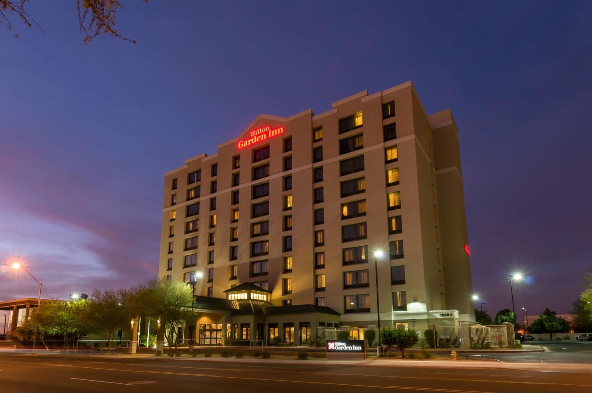 Hilton Garden Inn Phoenix Airport North featured exterior or lobby in Phoenix, AZ — similar hotel