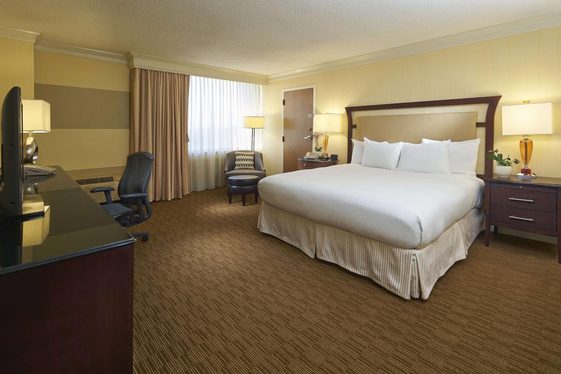 Hilton Raleigh North Hills gallery photo in Raleigh, NC — image 34