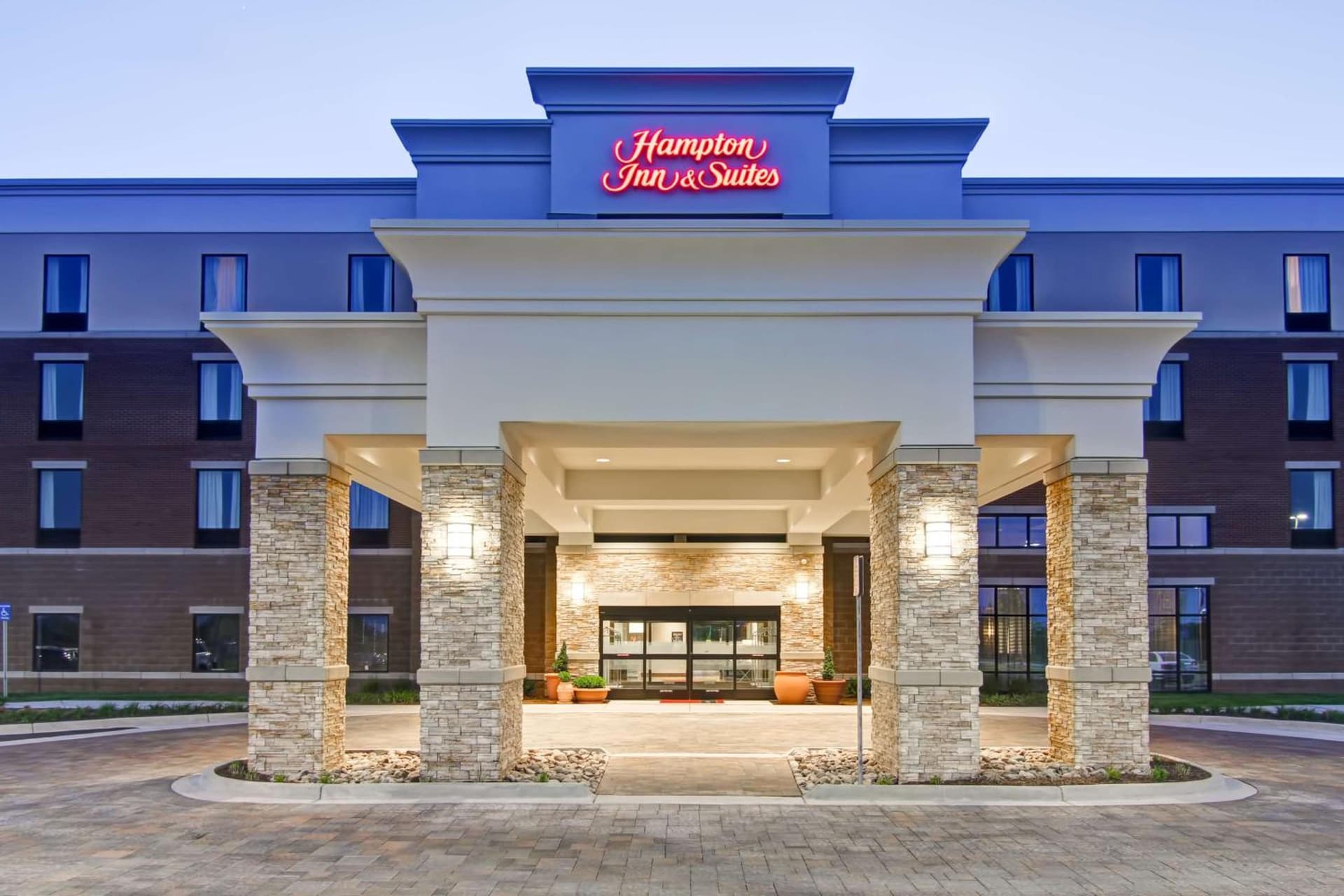 Hampton Inn & Suites Detroit/Troy featured exterior or lobby in Clawson, MI — similar hotel
